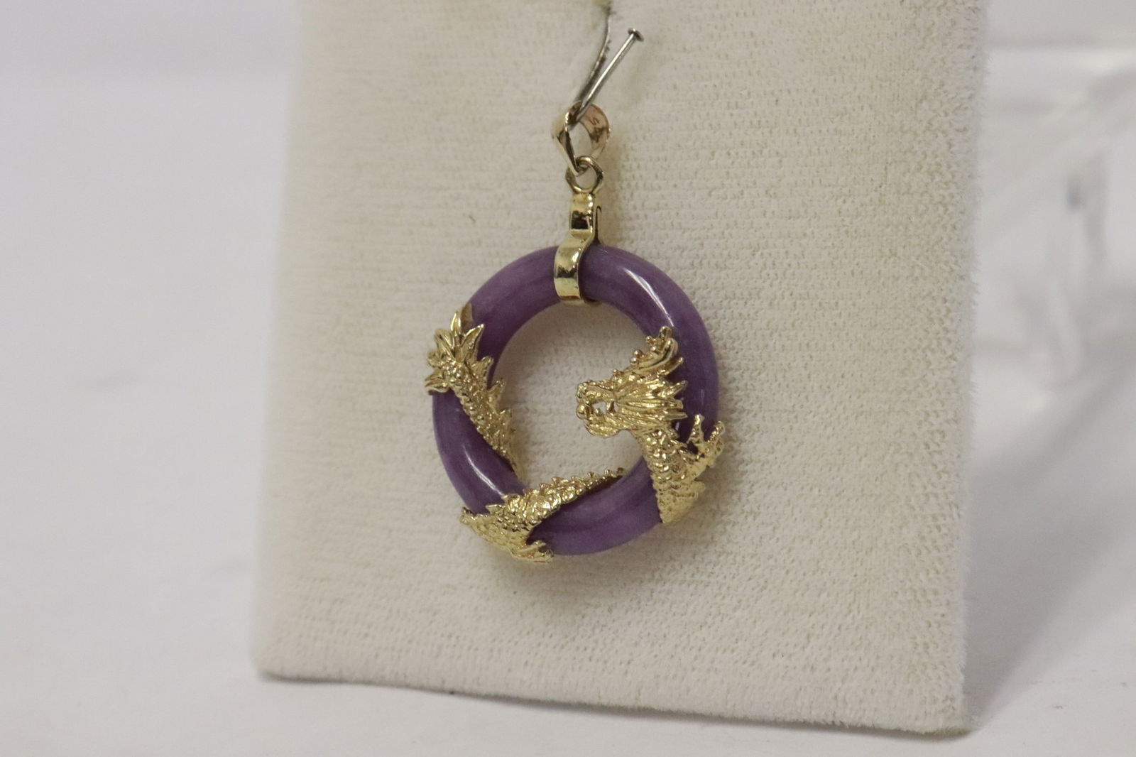 Lavender jadeite loop with 14K Y/G mount - 3