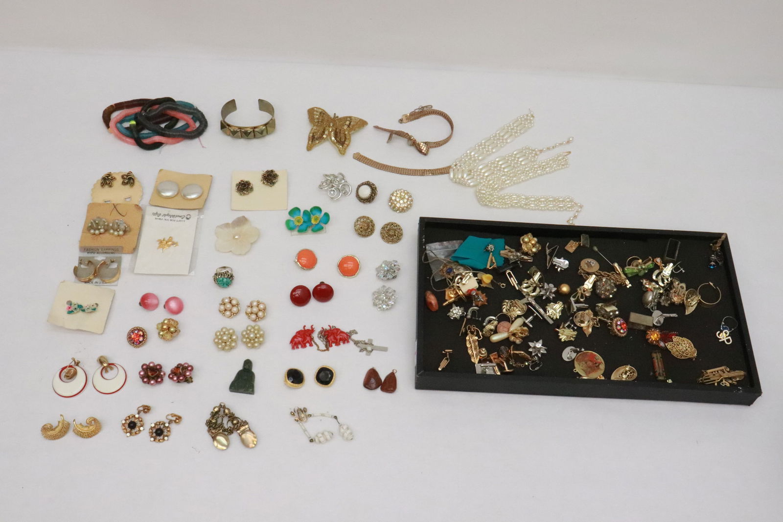 Lot of misc. jewelry: Lot of misc. jewelry