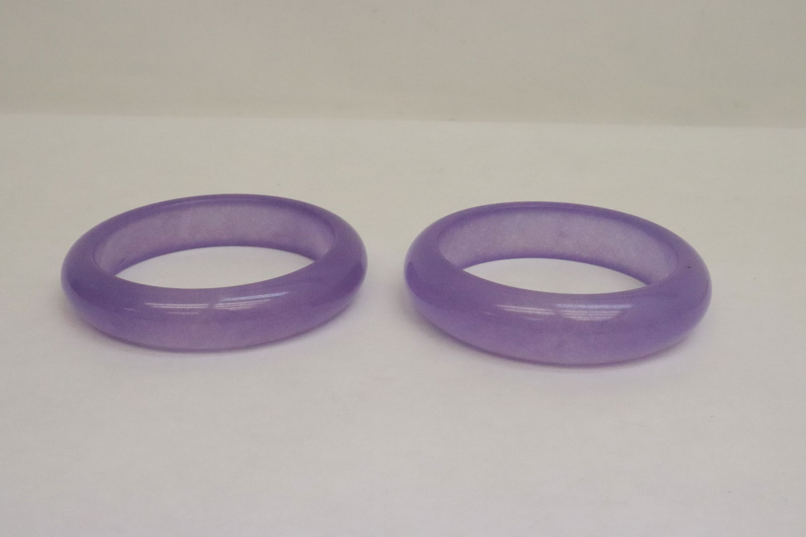 2 Peking glass bangles, 2 bone overlay bangles - 5