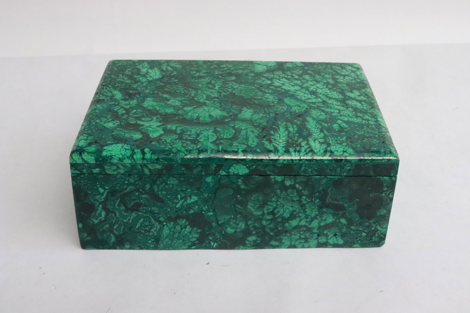 A malachite box: A malachite box, 2"x5.1"x3.4"