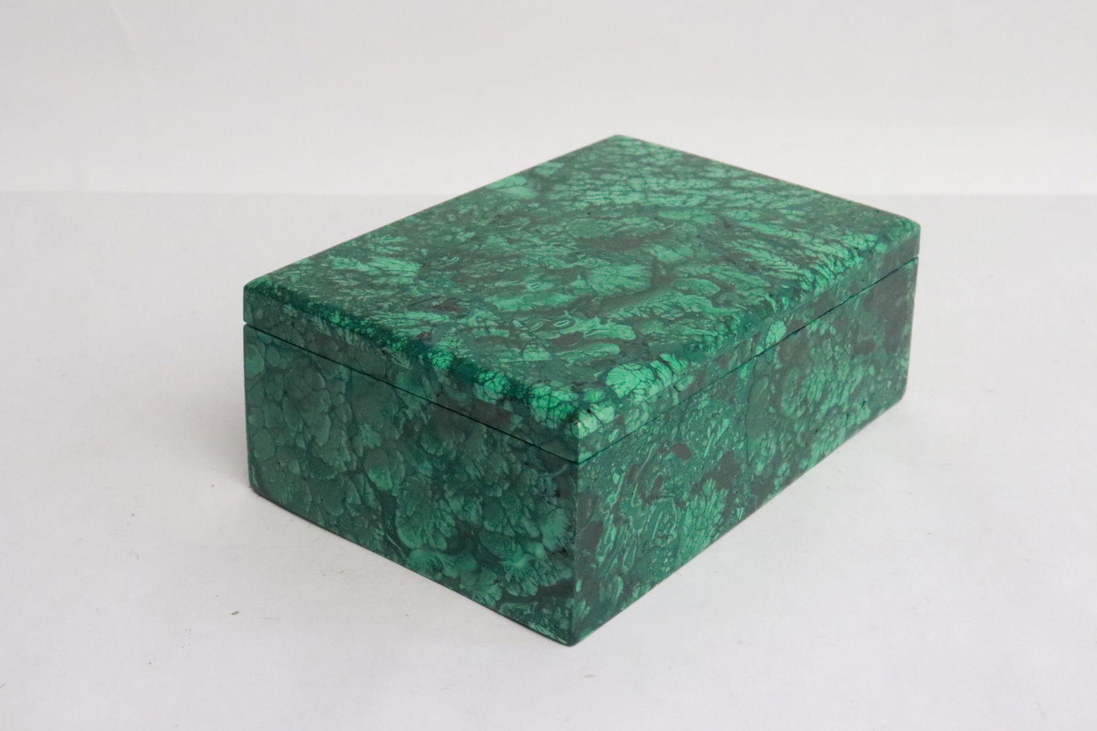 A malachite box - 2