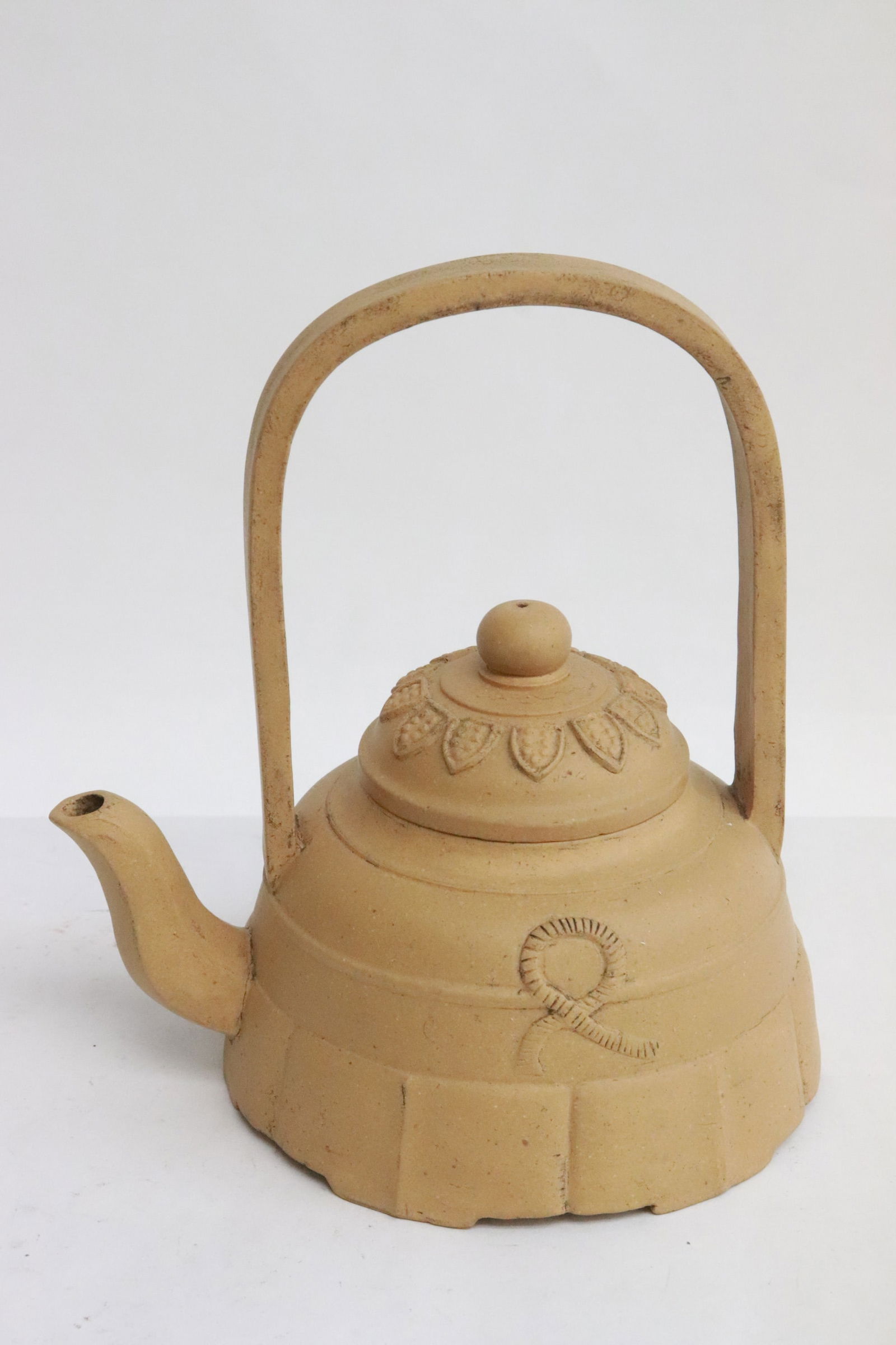 2 Yixing teapots - 6