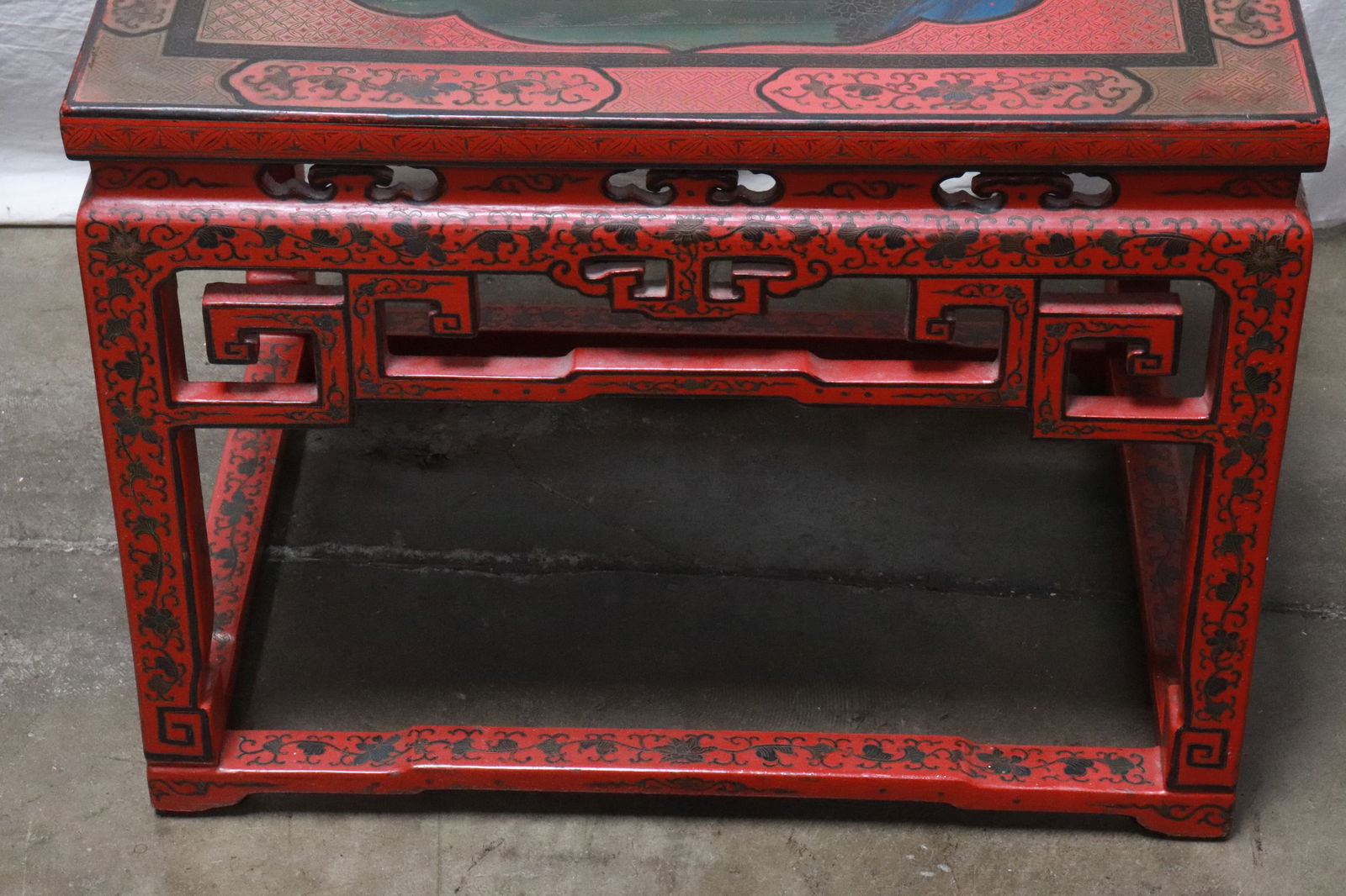 Chinese vintage painted red lacquer rectangular table - 3