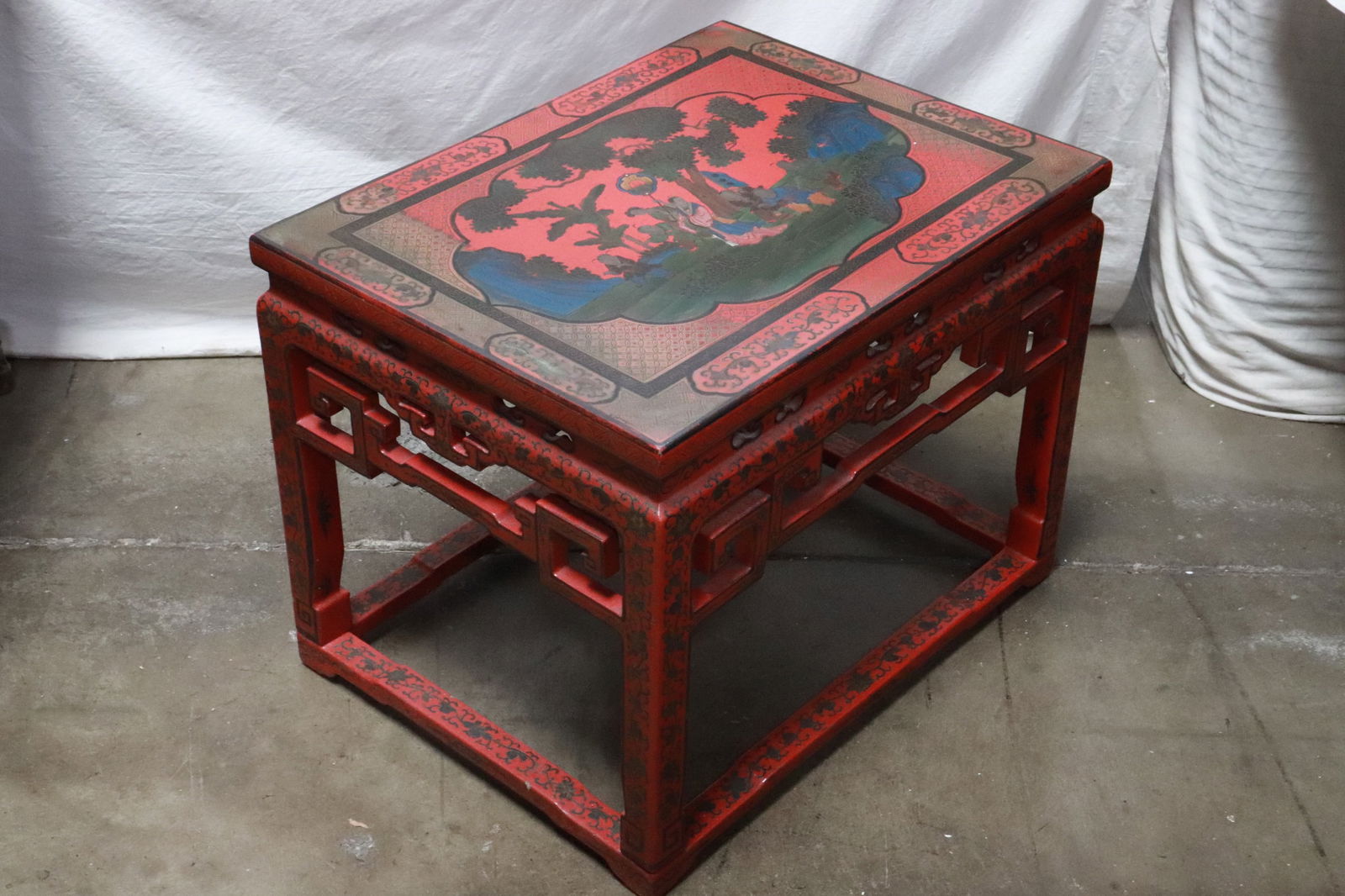 Chinese vintage painted red lacquer rectangular table - 5