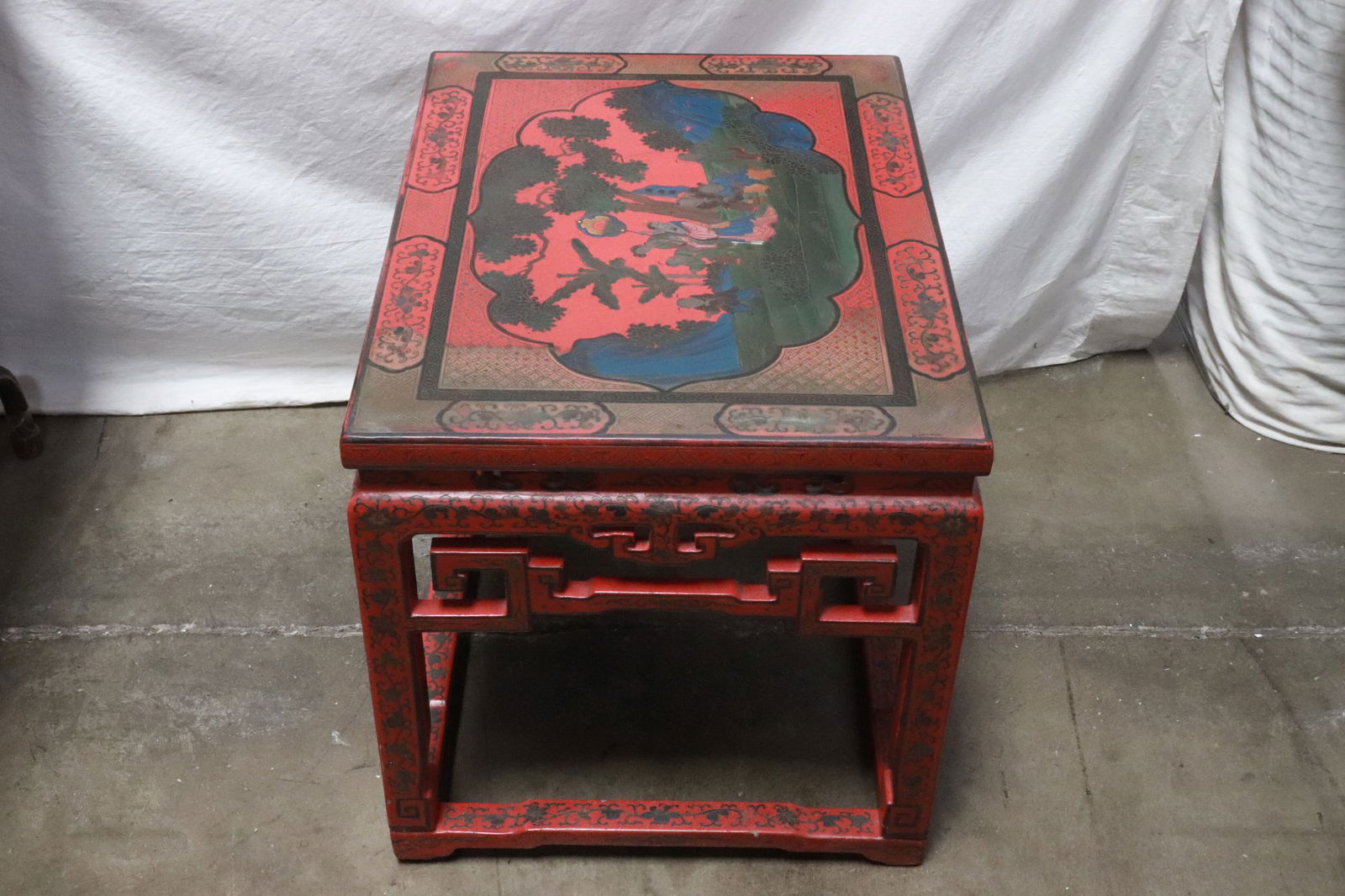 Chinese vintage painted red lacquer rectangular table - 6