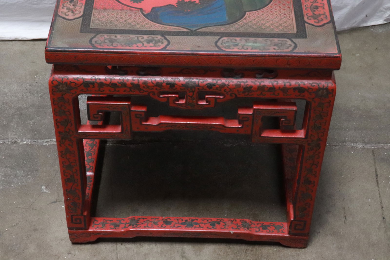 Chinese vintage painted red lacquer rectangular table - 7