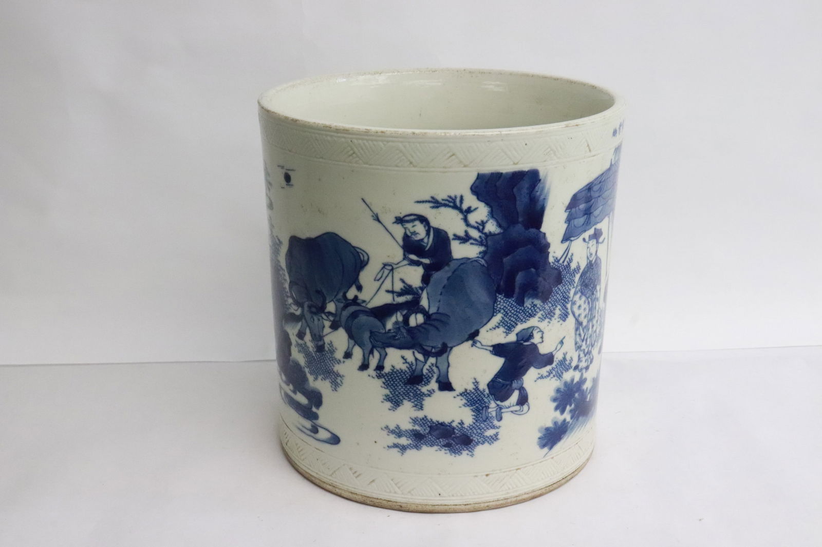 Chinese large blue & white porcelain brush holder (1 of 8)
