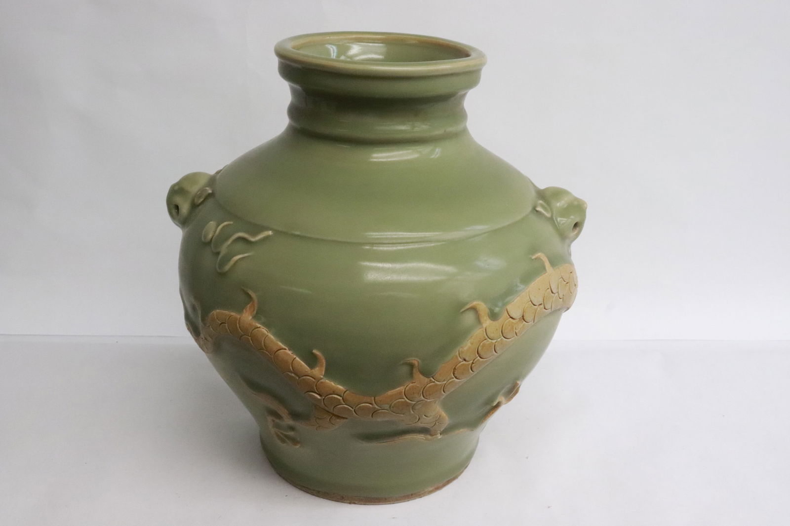 Large Chinese celadon porcelain jar (1 of 10)