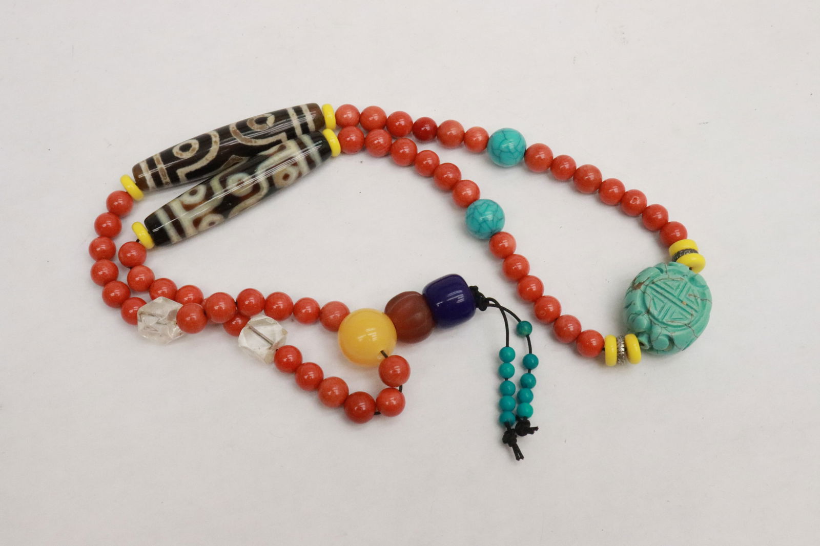 A bead necklace - 4