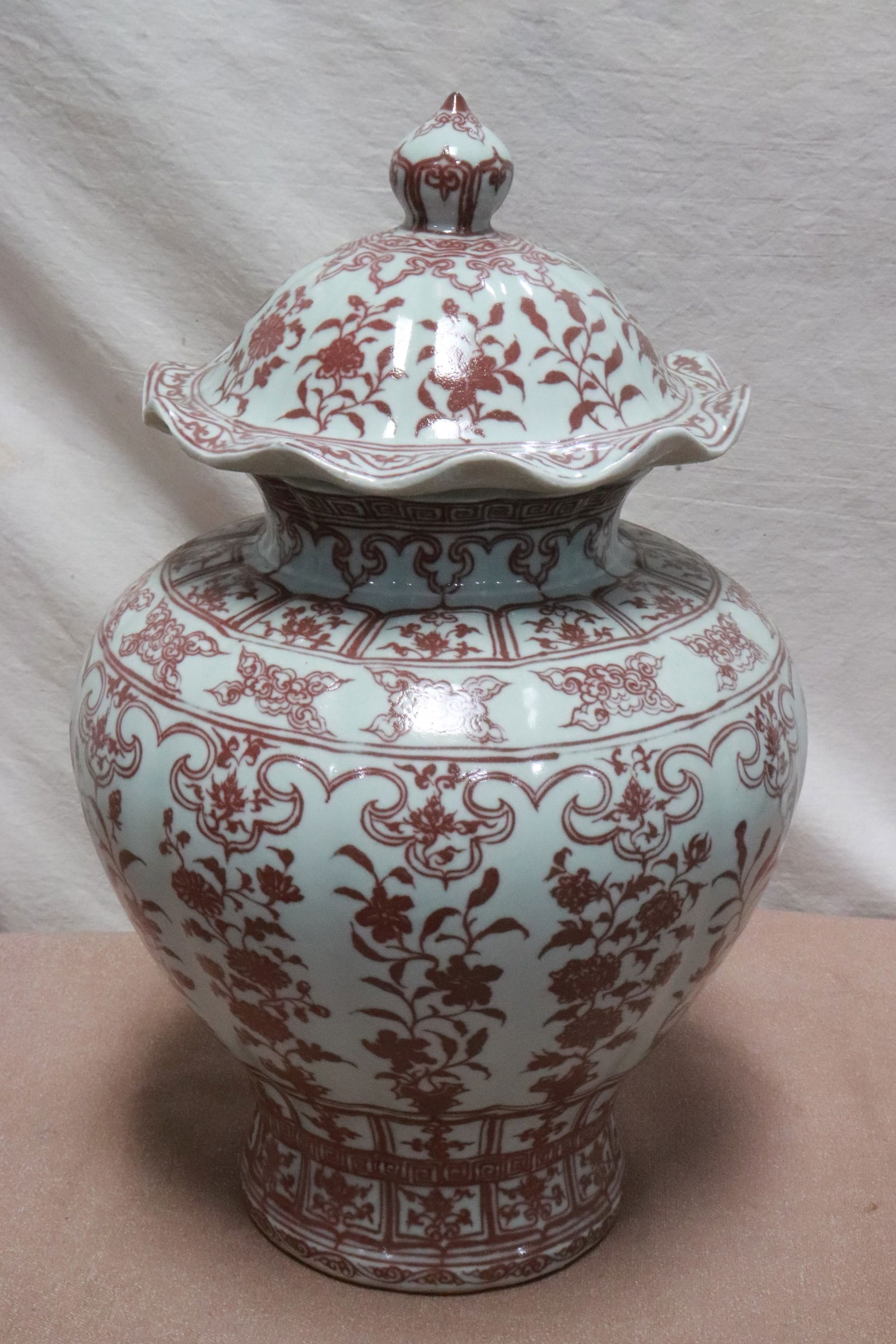 Large Chinese red on white porcelain covered jar: Large Chinese red on white porcelain covered jar, 18.25"x11.35"dia (box:15.3"x13.9"x13.9")