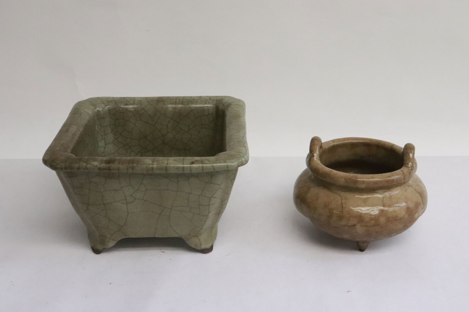 2 Song style crackleware ware censers: 2 Song style crackleware ware censers, 3.1"x4"dia, 3.5"x5.65"x5.65"