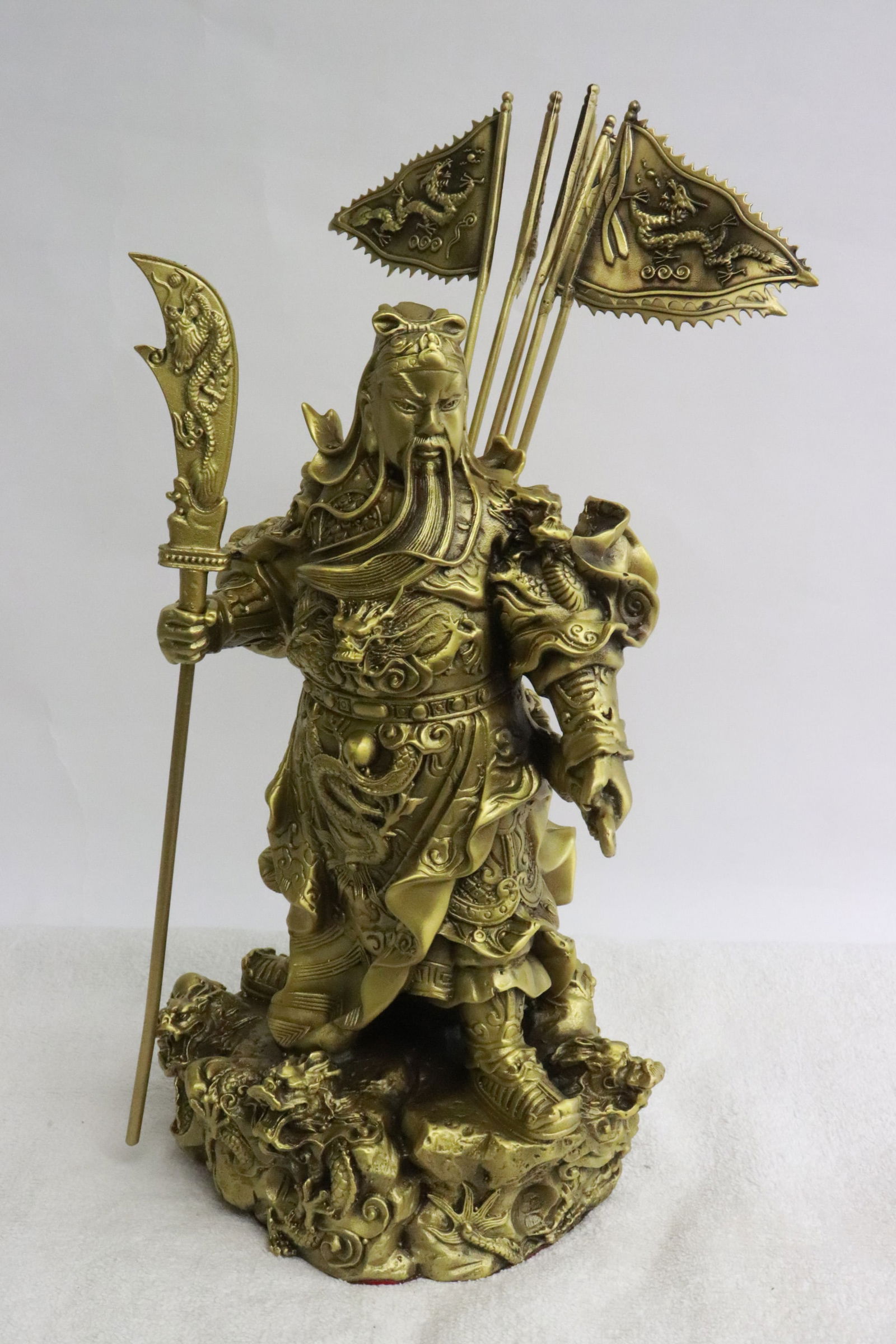 Chinese bronze/ brass sculpture of warrior: Chinese bronze/ brass sculpture of warrior, 12.6"H