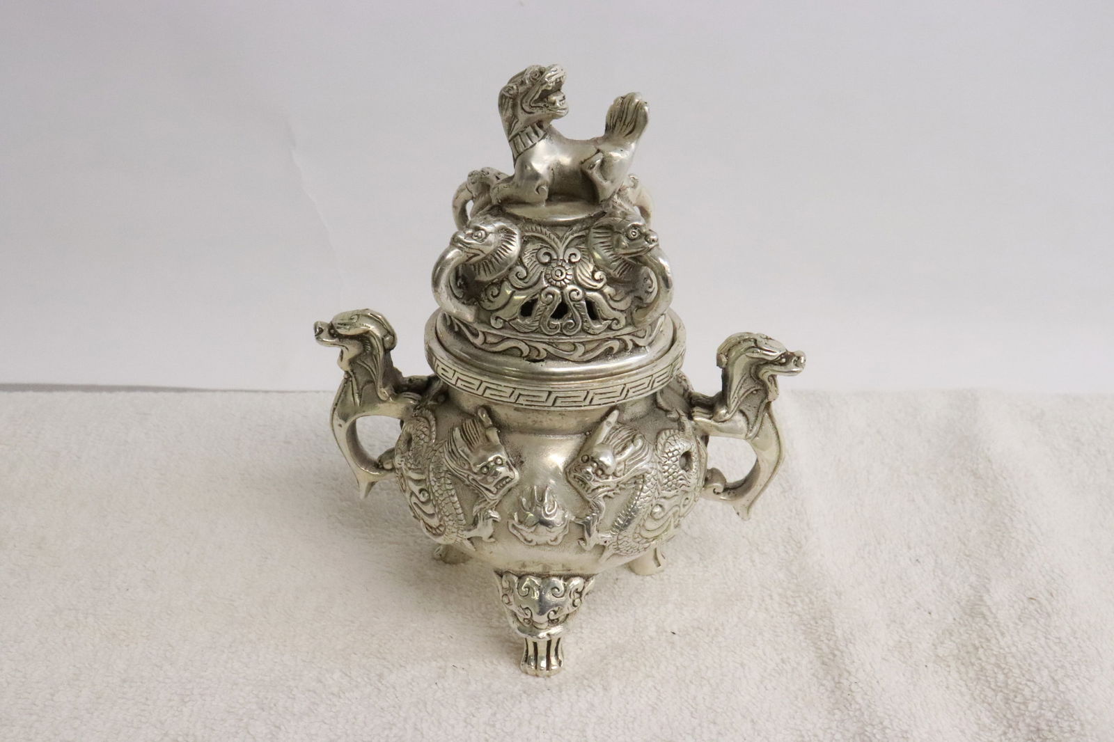 A fancy white bronze censer: A fancy white bronze censer, 5.2"x4.3"x2.85"