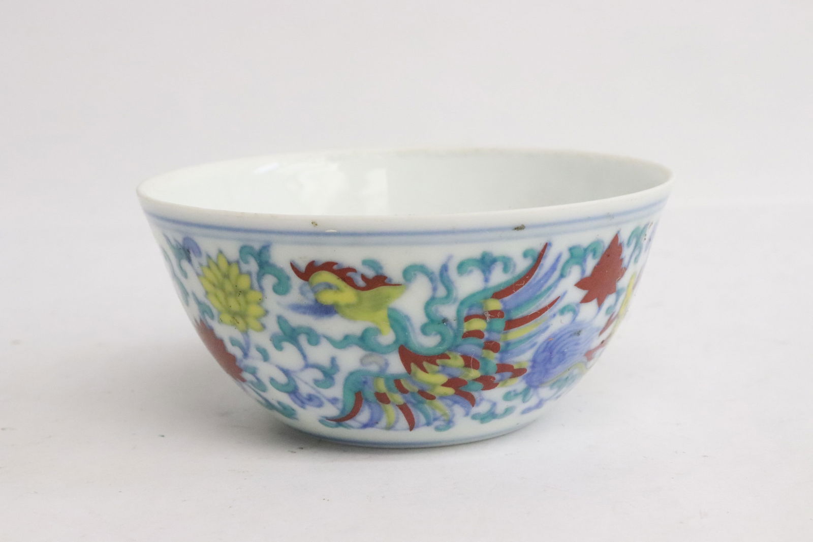 Pair doucai porcelain tea cups - 4