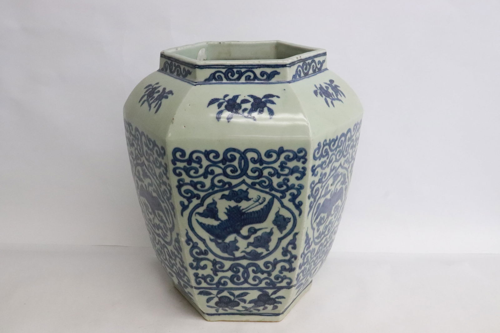 Blue and white porcelain jar (1 of 8)