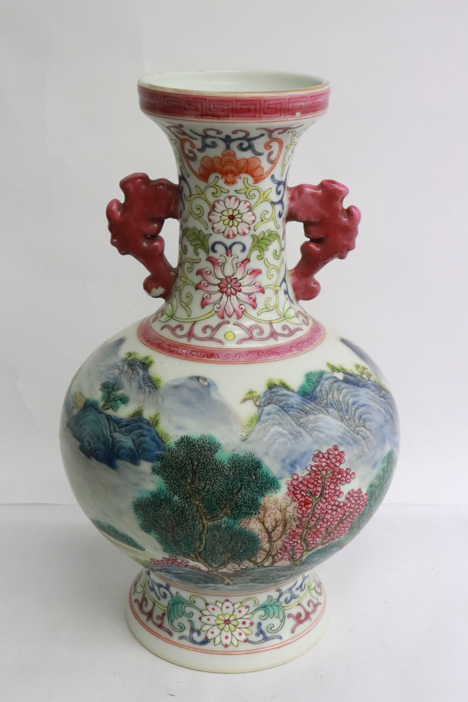 Chinese famille rose porcelain vase, glazed loss (1 of 12)