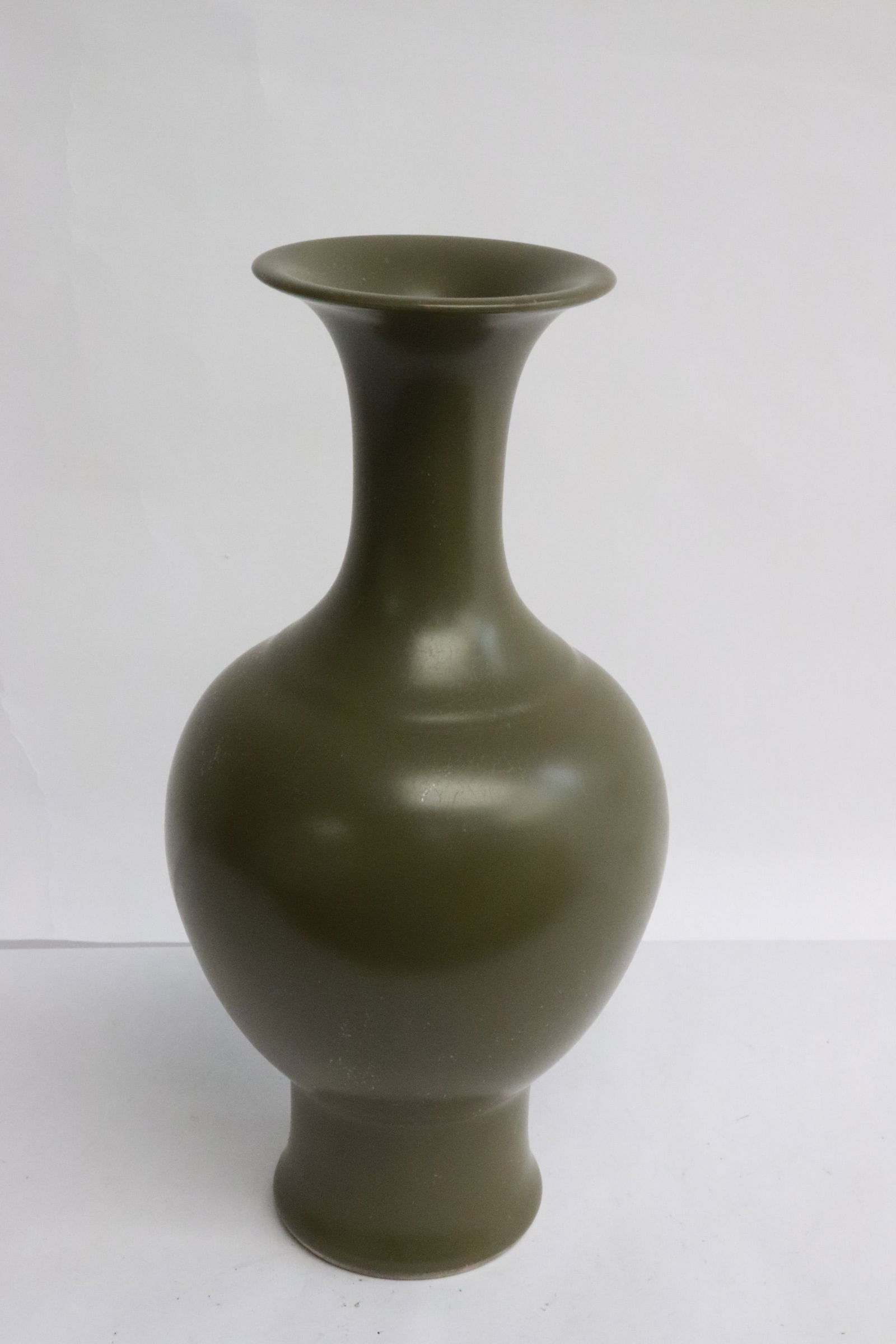 A tea dust style glazed porcelain vase (1 of 6)