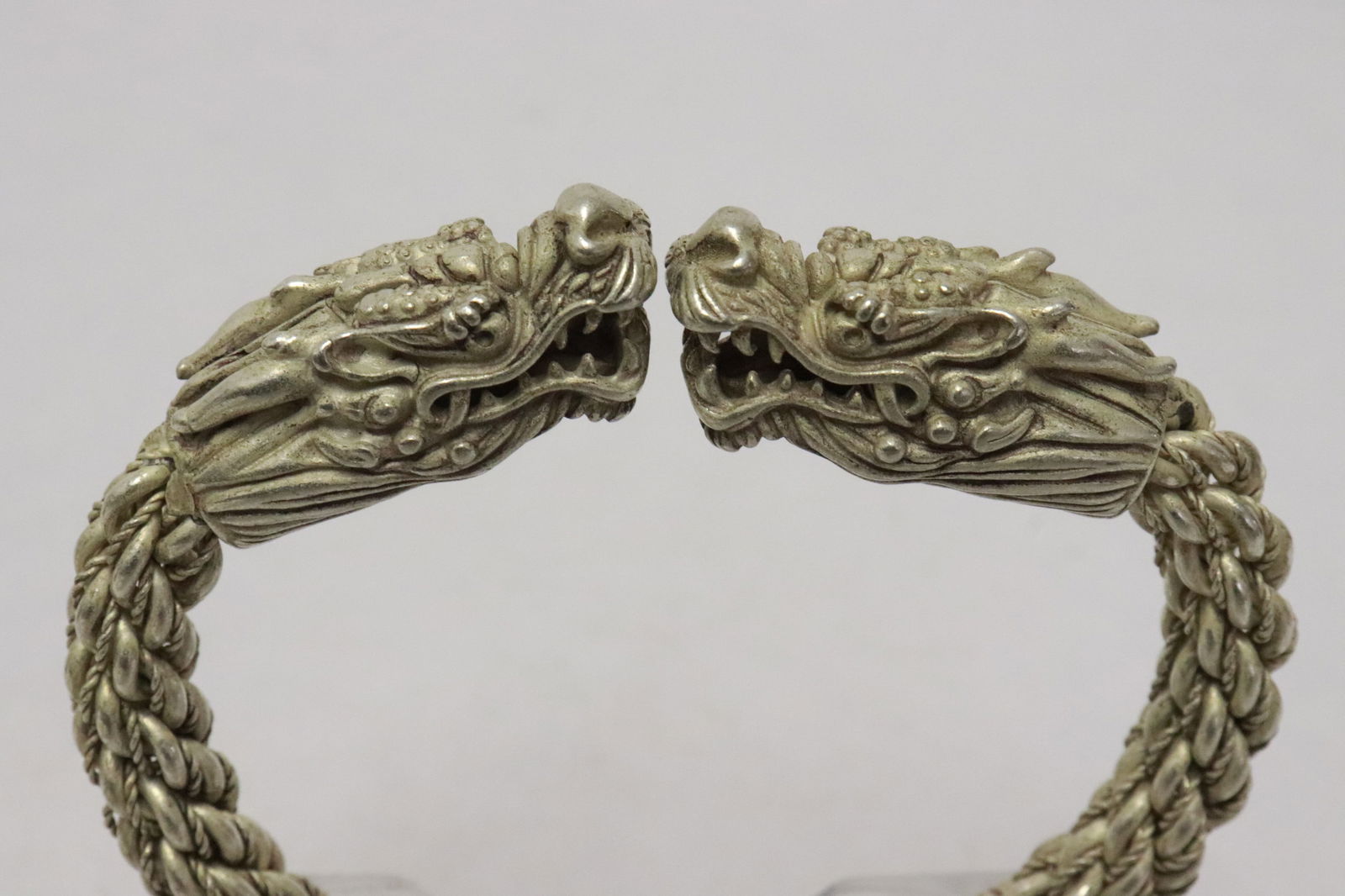 3 white metal bracelets - 5