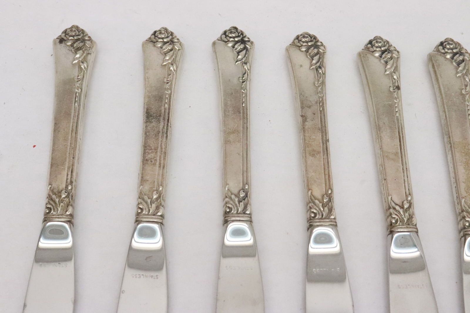 8 sterling handled knives - 2