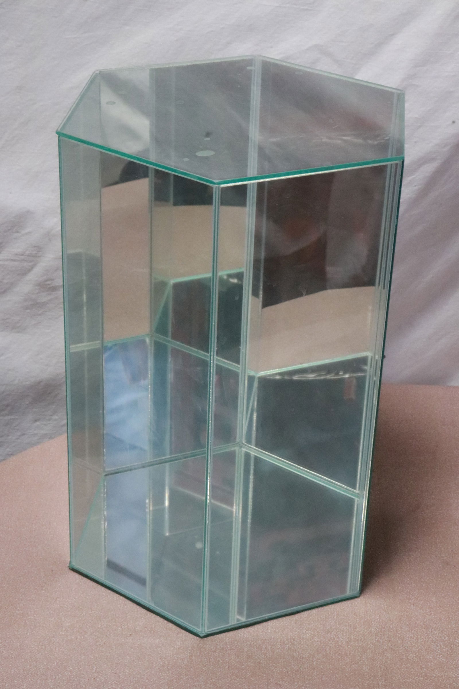 2 table top display case - 3