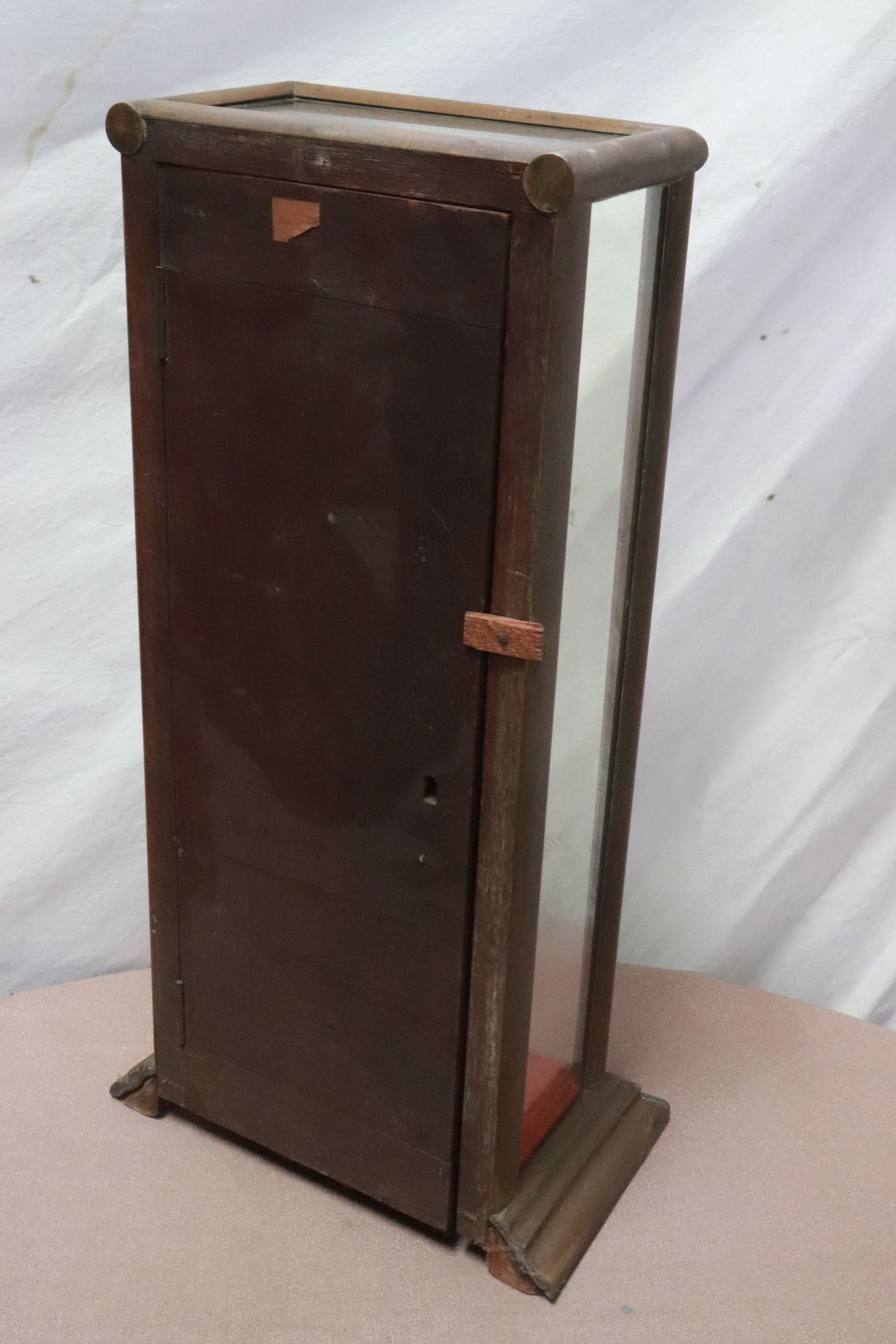 2 table top display case - 6