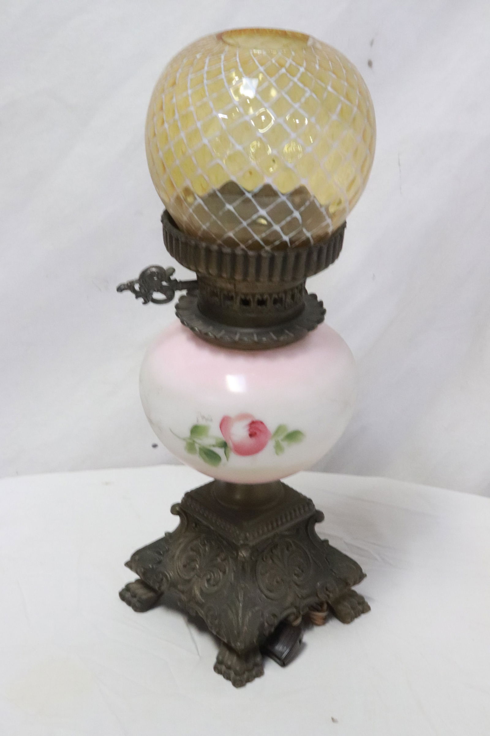 Victorian oil table lamp, electrified: Victorian oil table lamp, electrified, 16.65"H