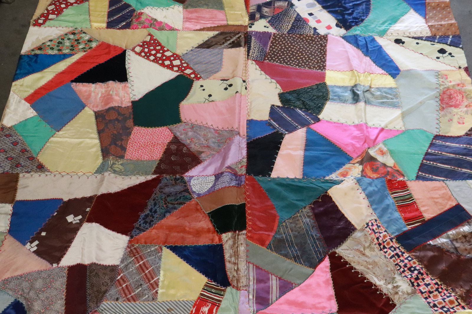 A beautiful Victorian patch quilt - 4