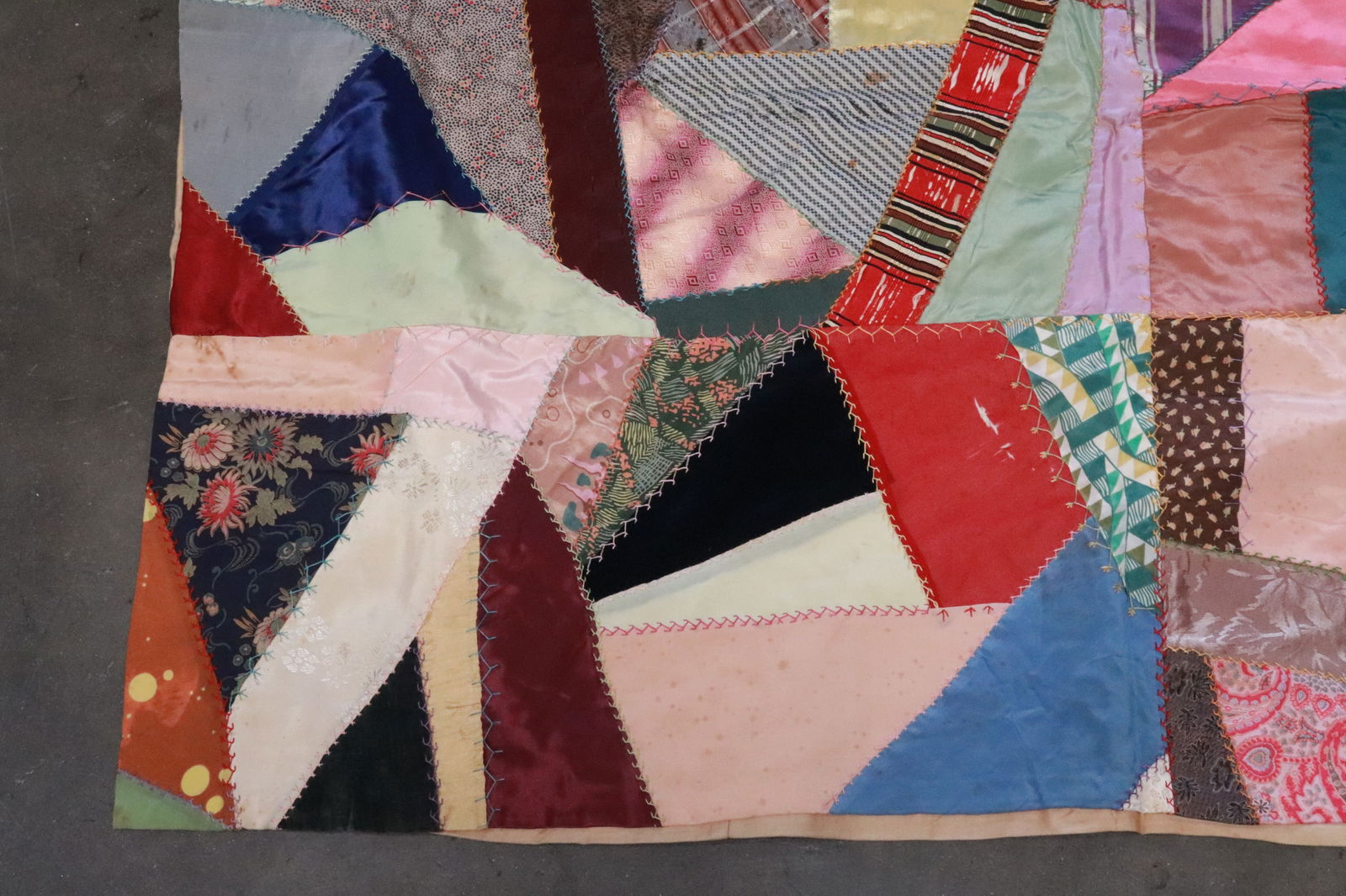A beautiful Victorian patch quilt - 6