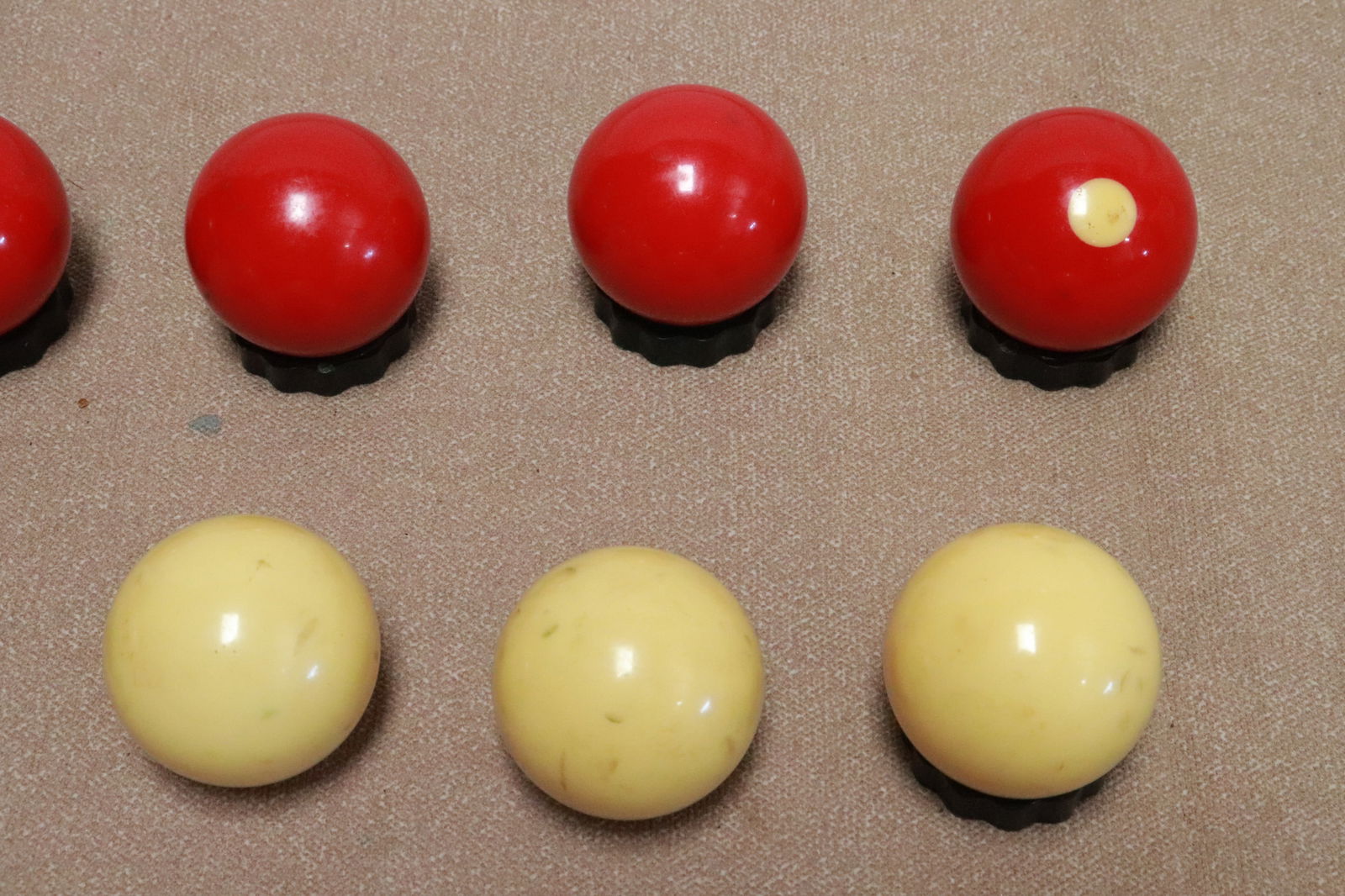 8 Belgian billiard ball set - 2