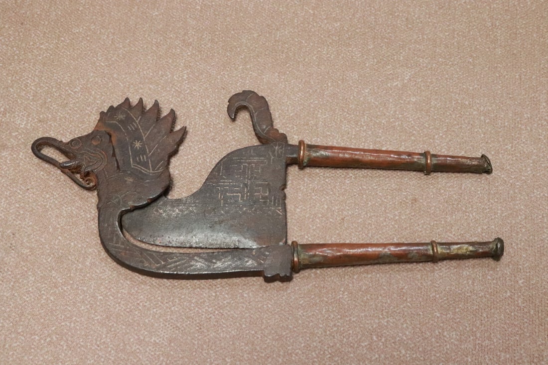 Very rare Chinese 19th century cigar cutter (1 of 4)