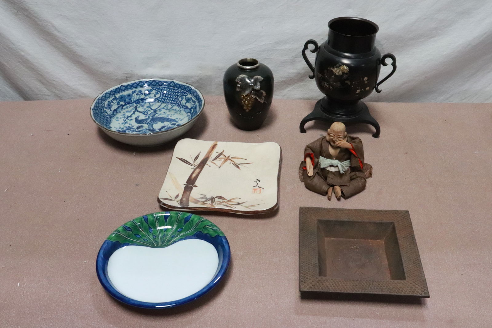 Large lot of misc. Asian items: Large lot of misc. Asian items
