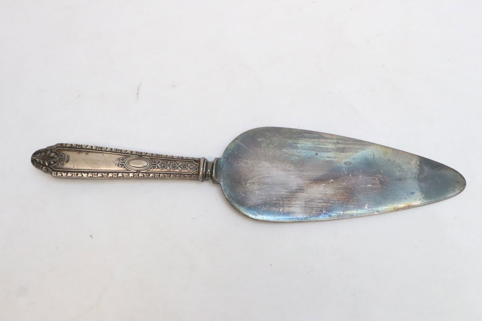 2 sterling handled serving pieces - 2