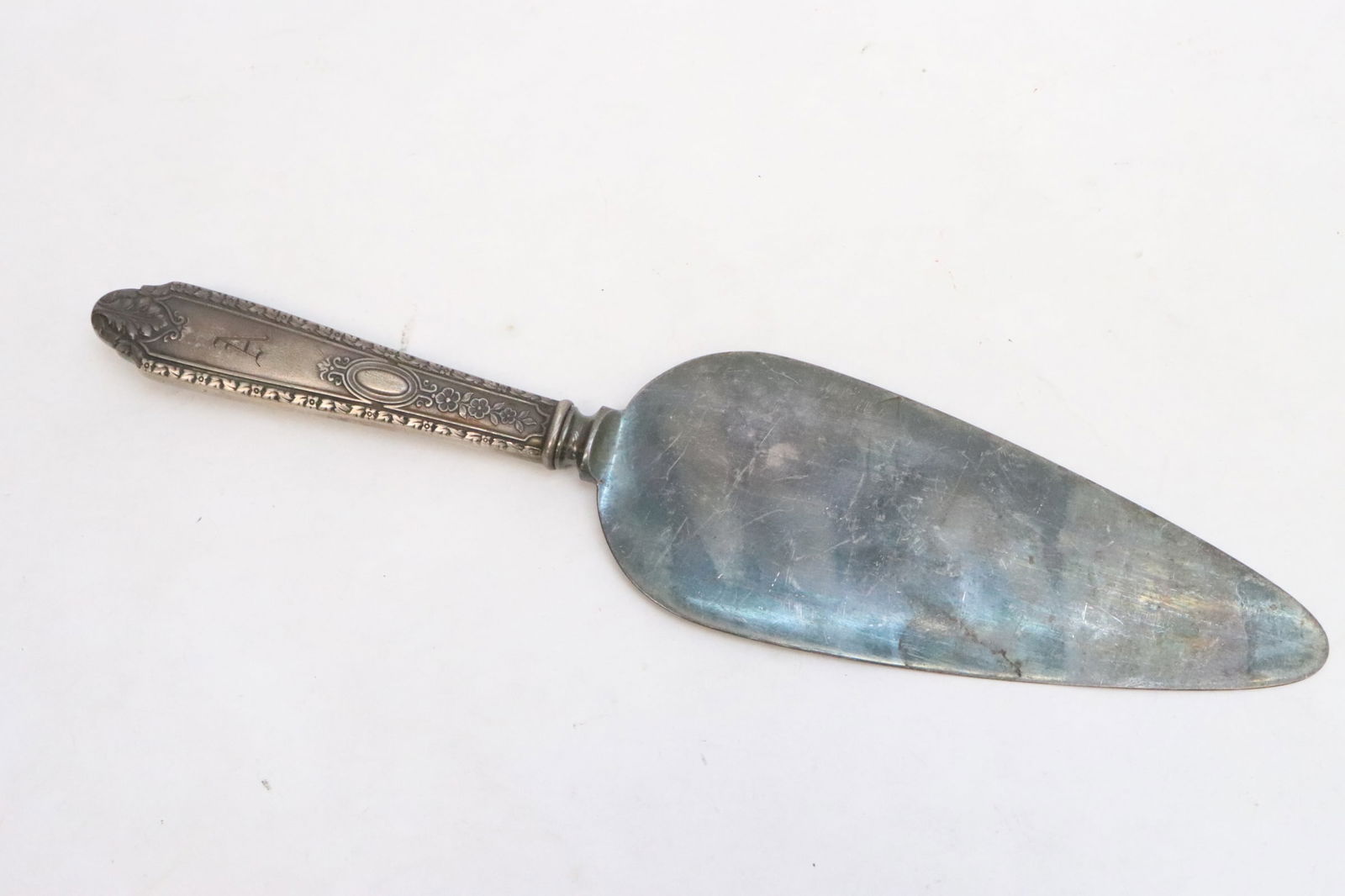 2 sterling handled serving pieces - 4