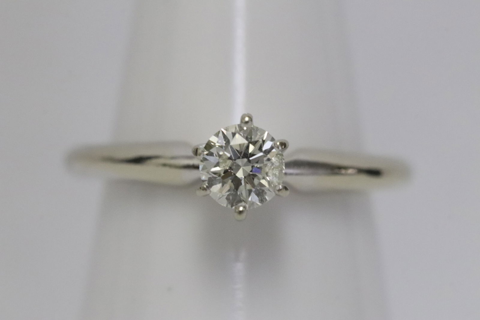 14K W/G diamond ring - 2