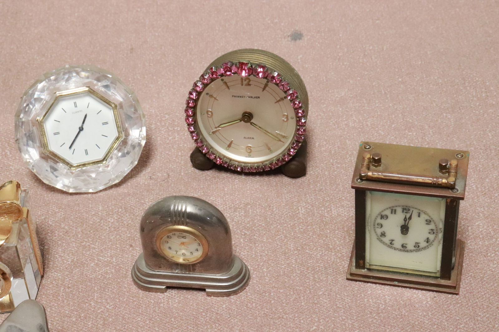 10 miniature table clocks - 2