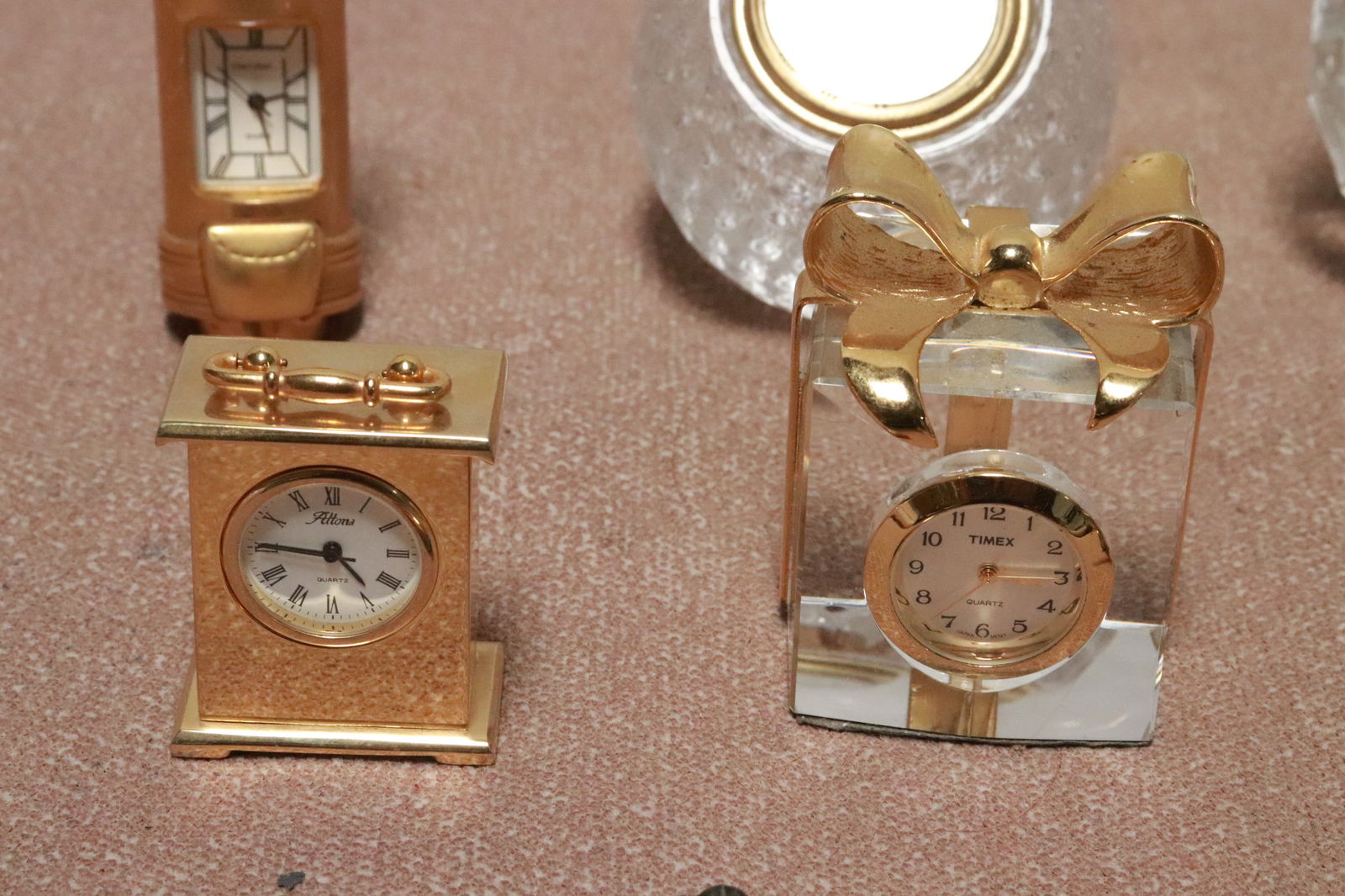 10 miniature table clocks - 5