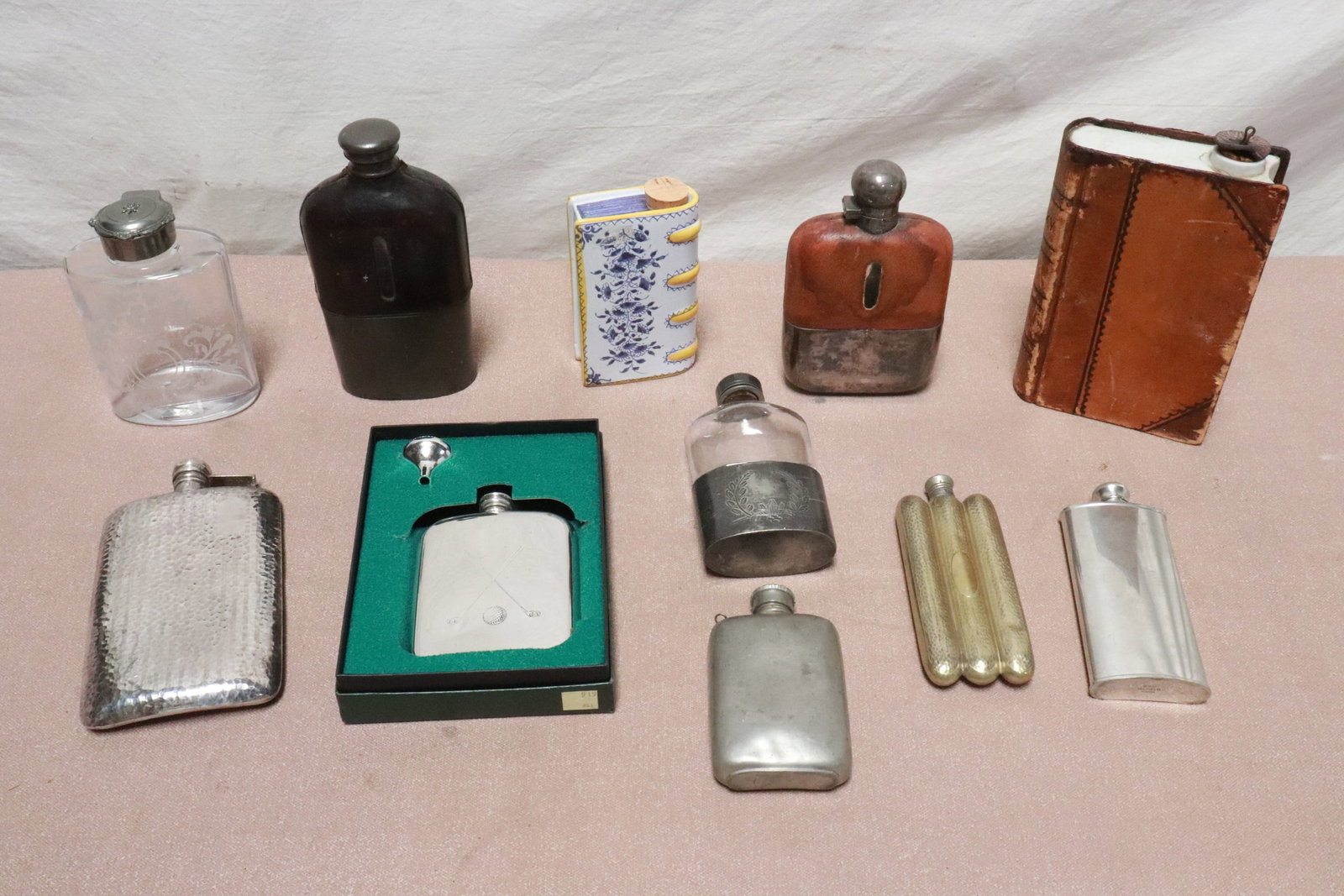 Fine collection of wine bottles: Fine collection of wine bottles, 4.9"x2.8"x0.9" - 8"x5.1"x1.85"