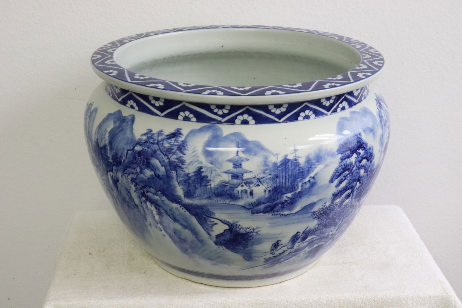 Chinese large blue and white porcelain planter: Chinese large blue and white porcelain planter, 12.65"x18.3"dia