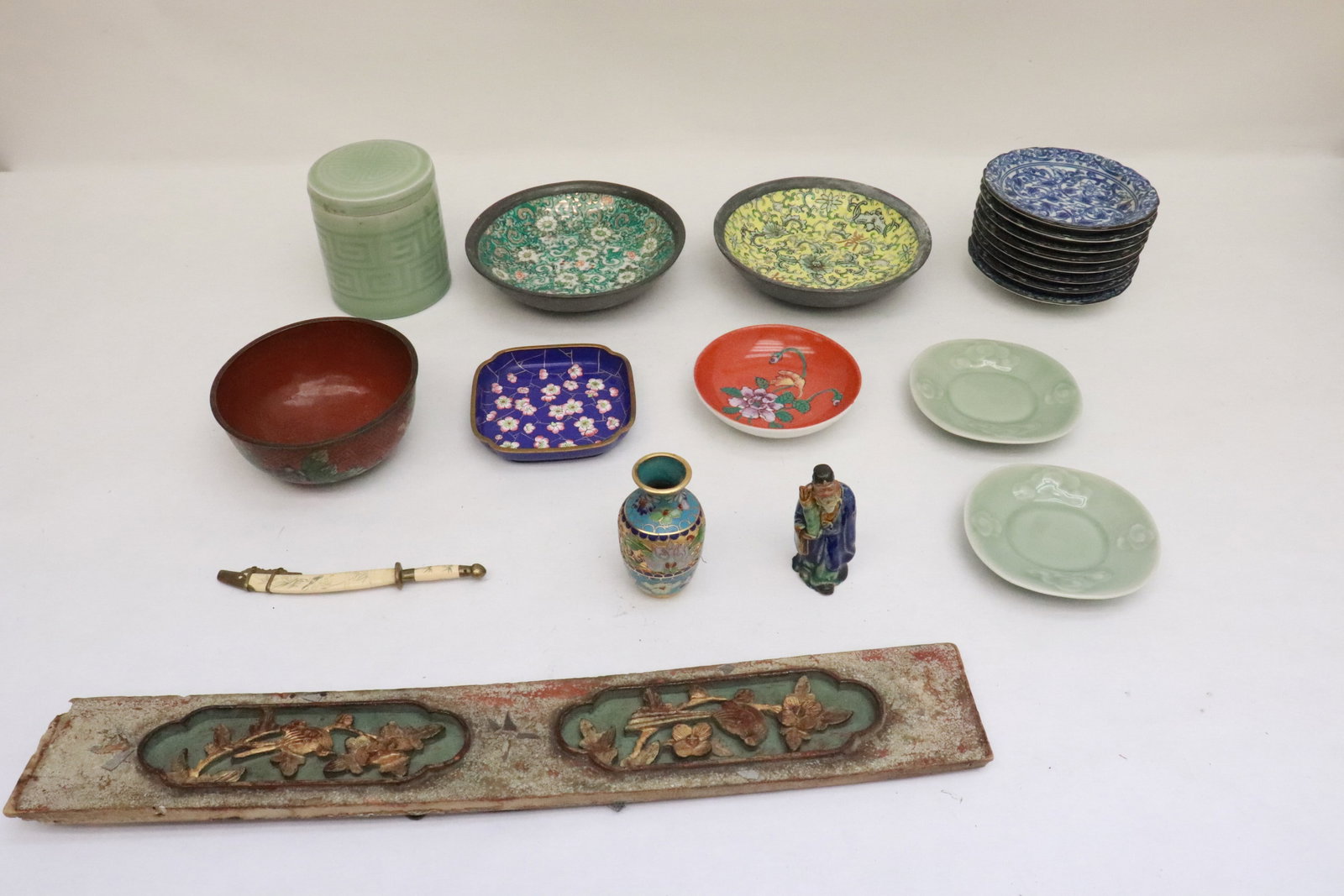 Lot of Asian misc.: Lot of Asian misc., 1"x3.9"dia - 1.5"x5.8"dia