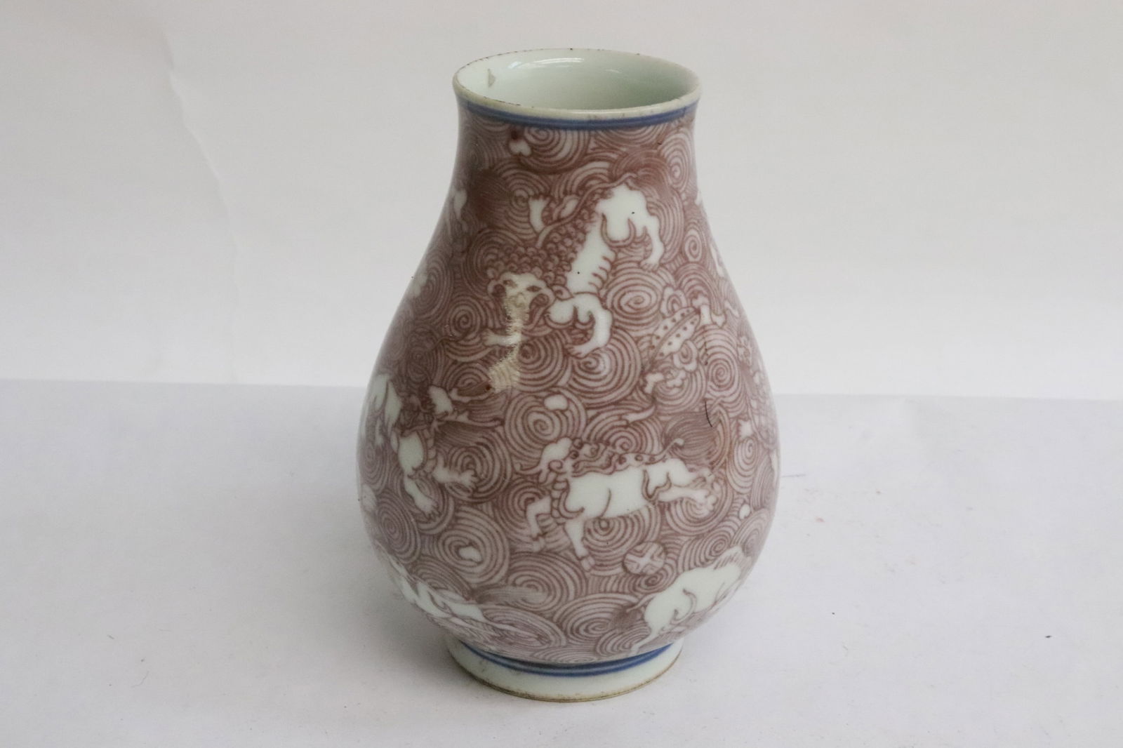 Chinese red on white porcelain small jar: Chinese red on white porcelain small jar, 4.3"x3.1"dia