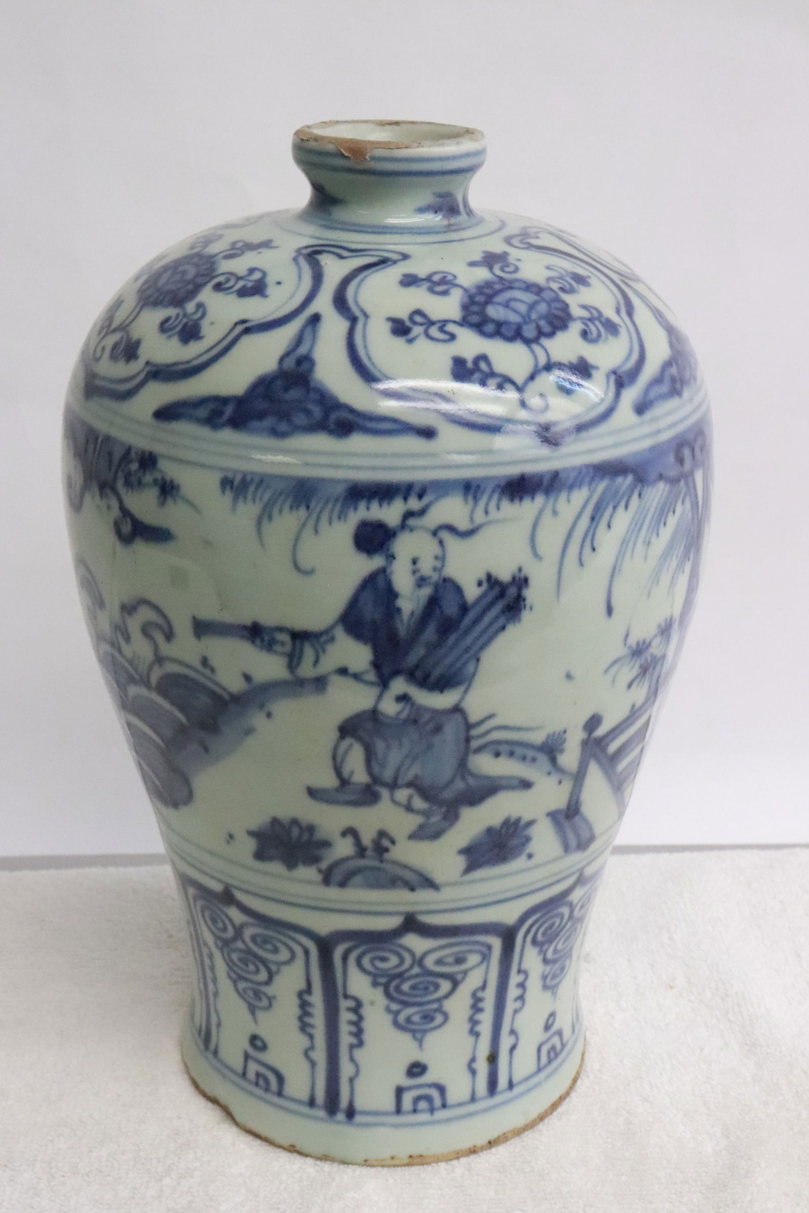 Chinese blue and white meiping: Chinese blue and white meiping, 9.6"x6.2"dia