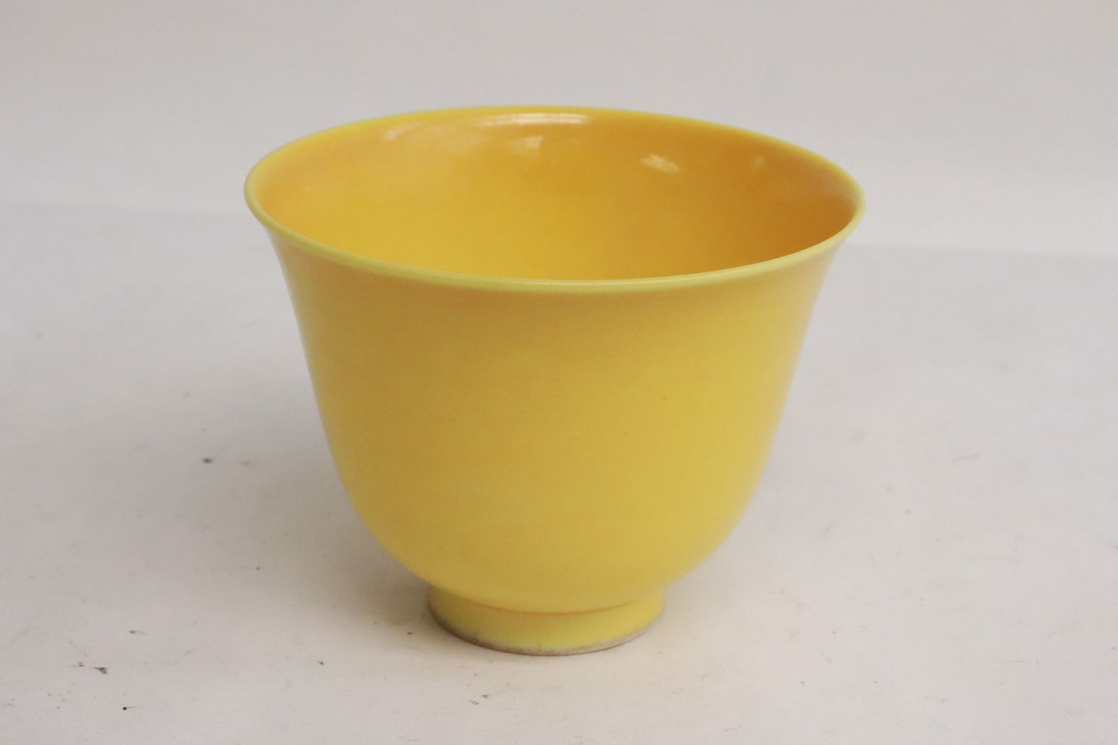 Fine Chinese yellow glazed porcelain tea bowl: Fine Chinese yellow glazed porcelain tea bowl, 2.3"x3"dia