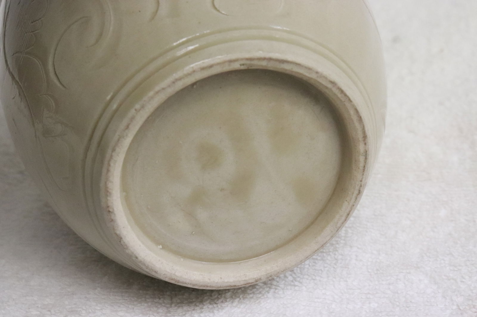 Chinese white glazed wine server - 5