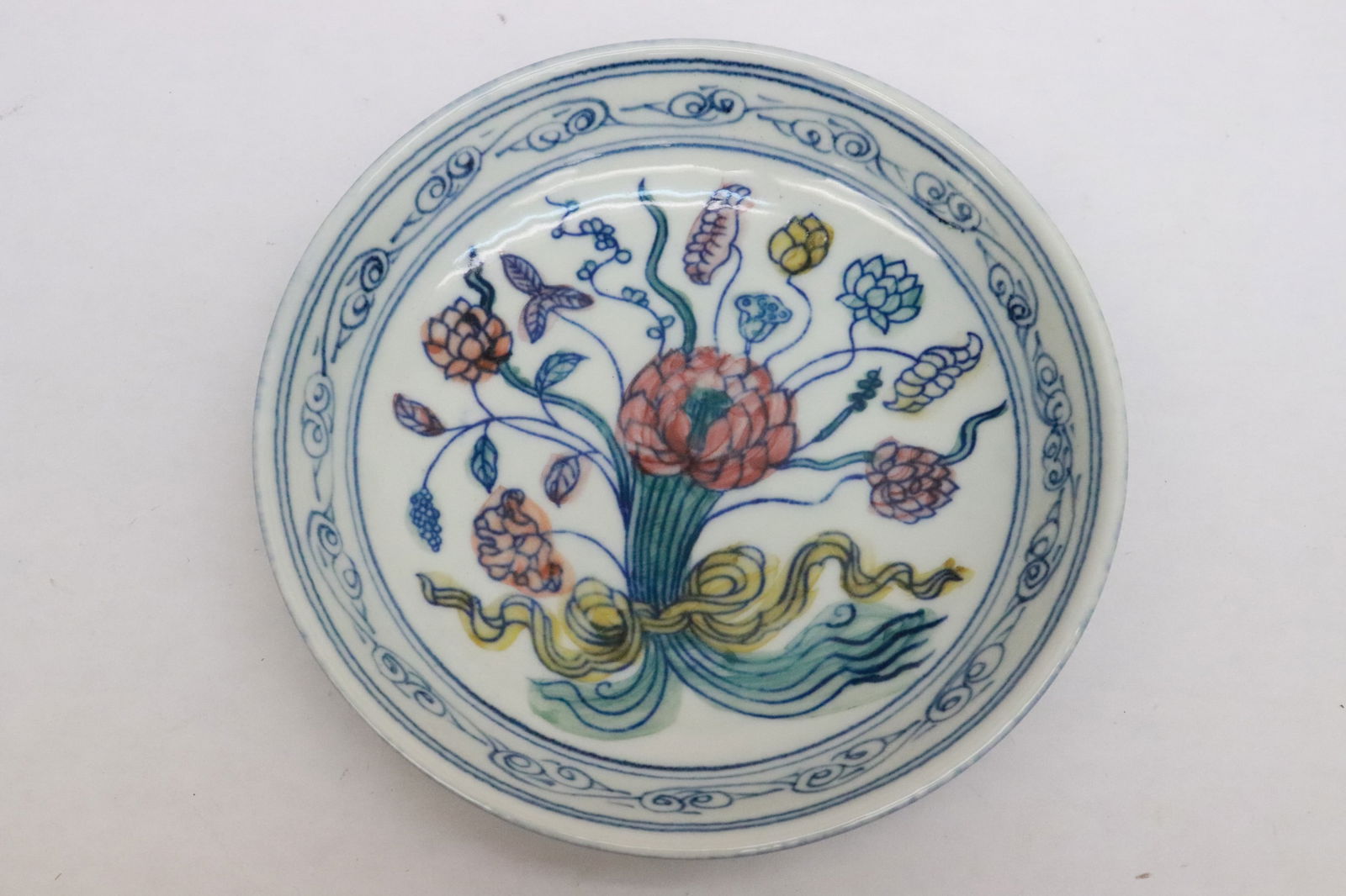Wucai porcelain plate: Wucai porcelain plate, 1.4"x6.85"dia
