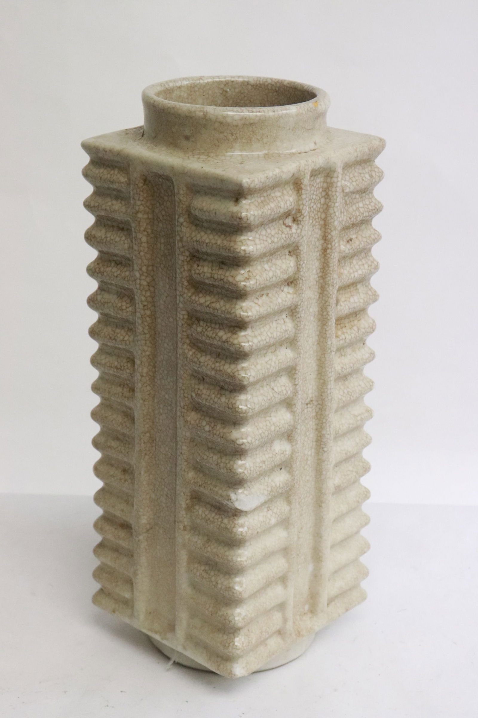Song style crackleware porcelain vase: Song style crackleware porcelain vase in the form of cong, 8.8"x3.25"x3.25"