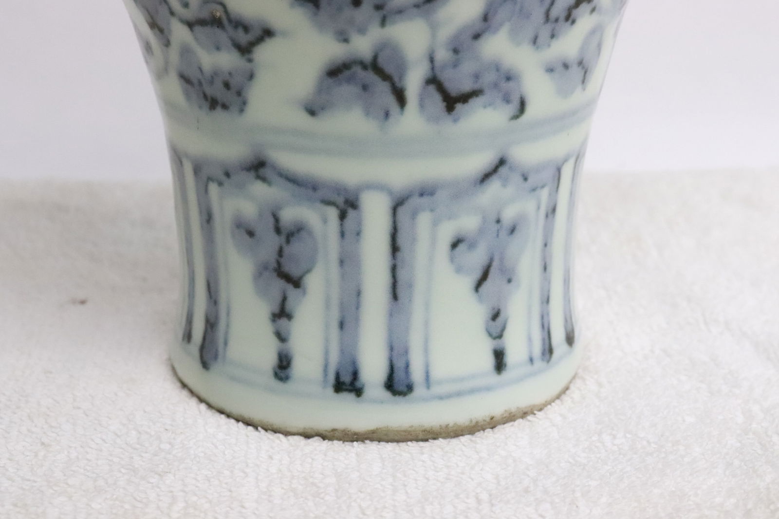 Blue and white jar - 3