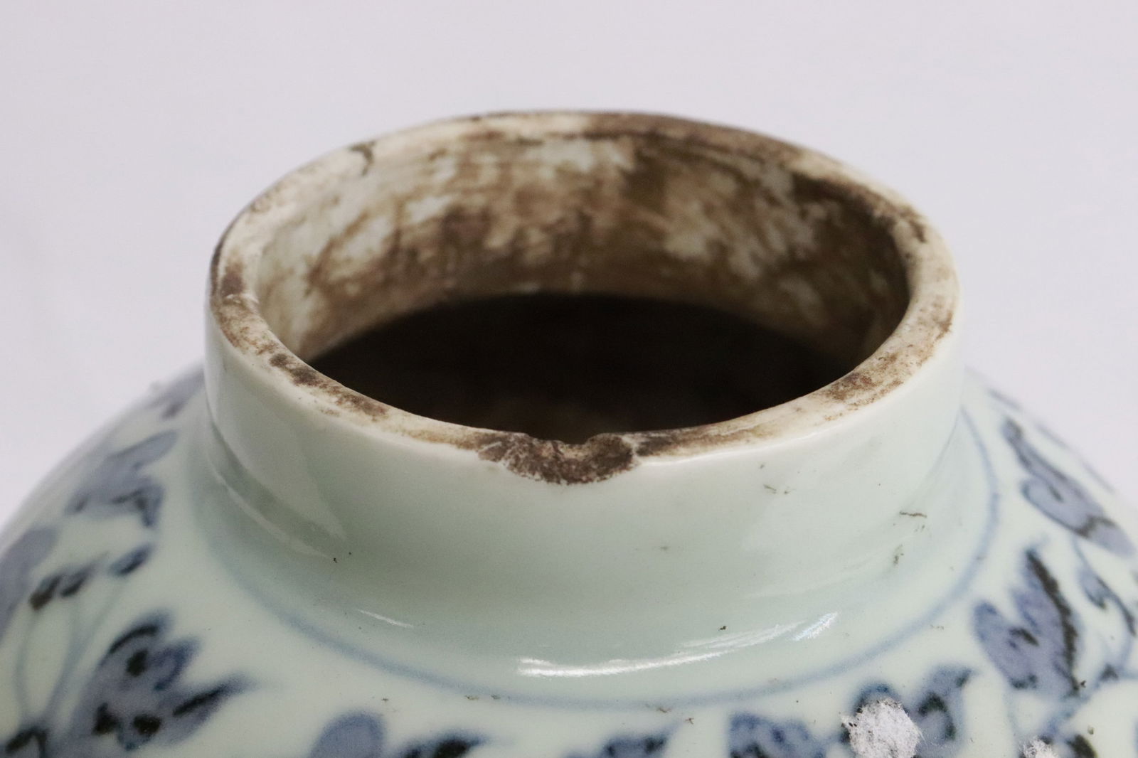 Blue and white jar - 7