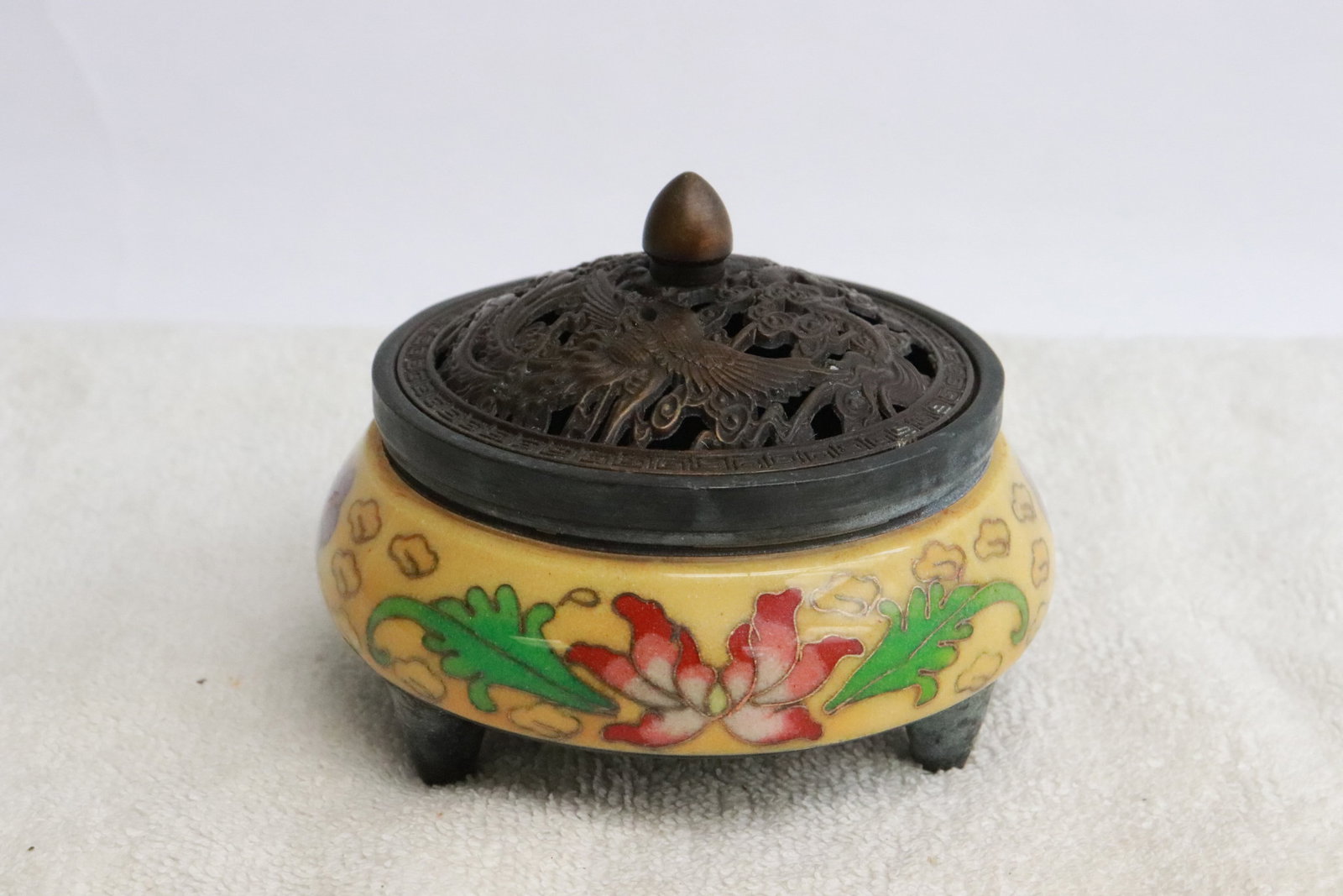 Cloisonne bronze covered censer: Cloisonne bronze covered censer, 2.95"x3.85"dia