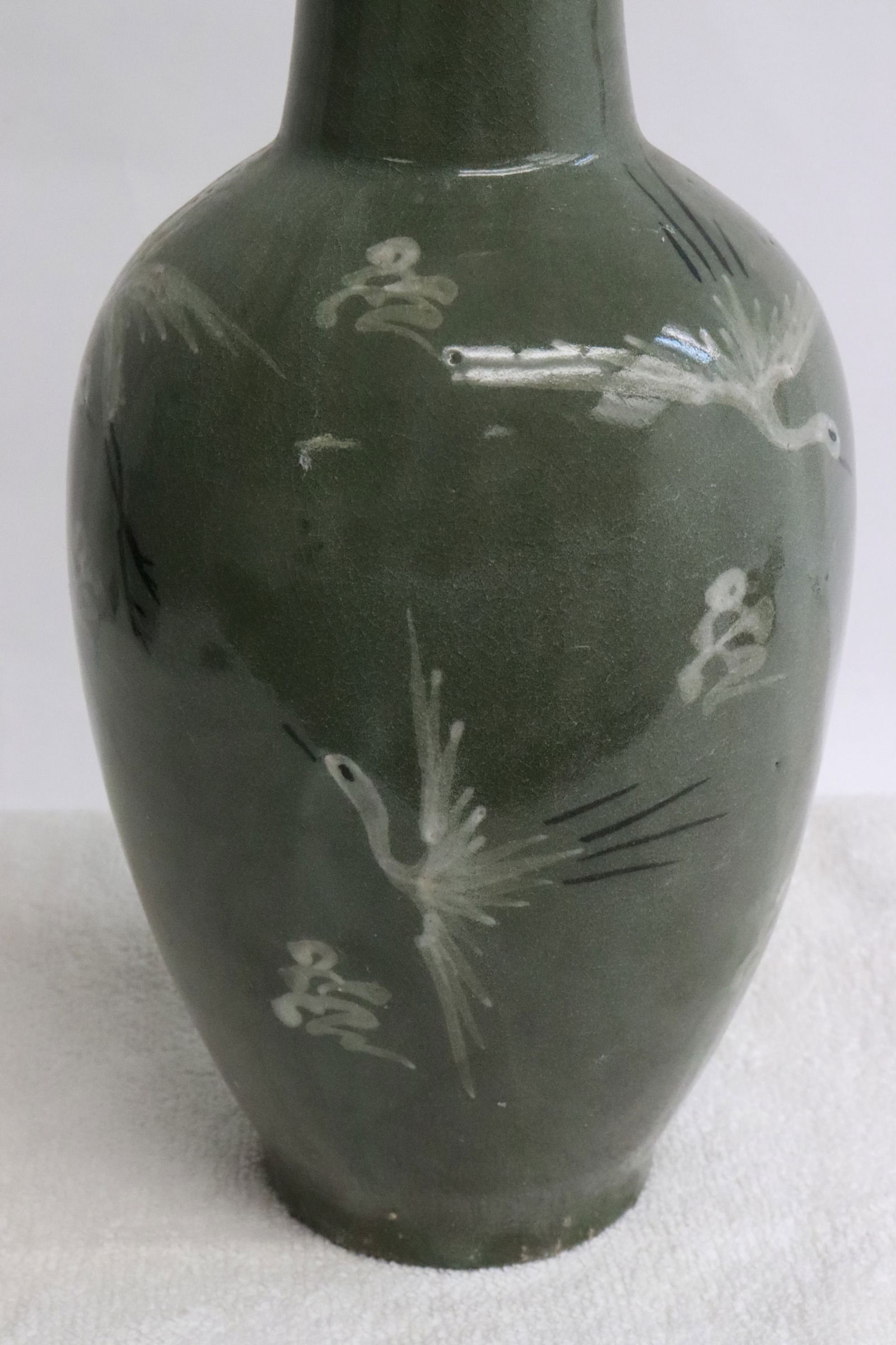 A Korean celadon vase - 2