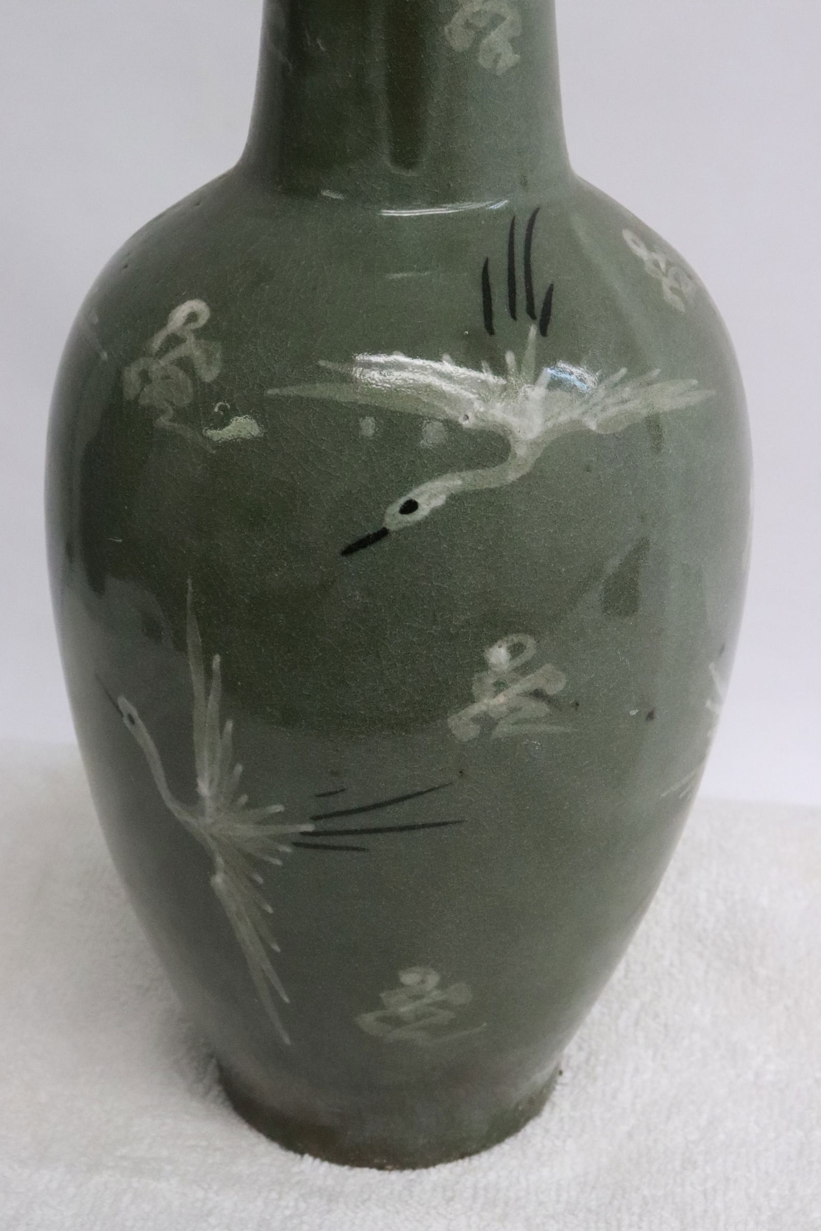 A Korean celadon vase - 4